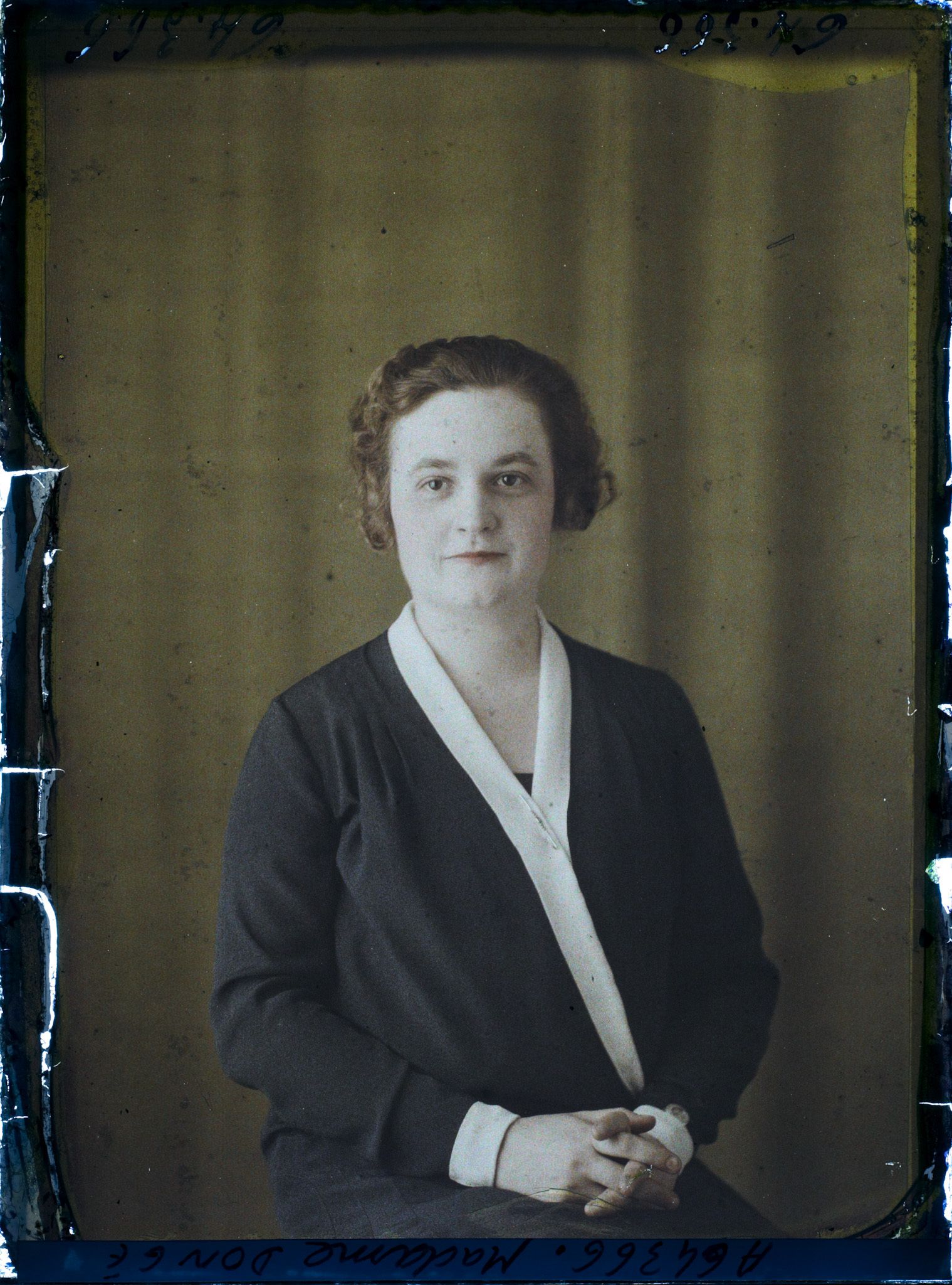 Image représentant https://musee-albert-kahn.s-museum.fr/home/NWQ2OTAwYzNmYjZlZTk1ZWQwODJmMjY4L2dlbmVyaWMtbm90aWNlLXRhYi9hdXRob3JpdHkvNjE3YTc5ZjVjZjhiODk2OGIzMzM3ZDIx/5d6900c3fb6ee95ed082f268/generic-notice-tab/authority/617a79ebcf8b8968b3336bcb Madame Dongé