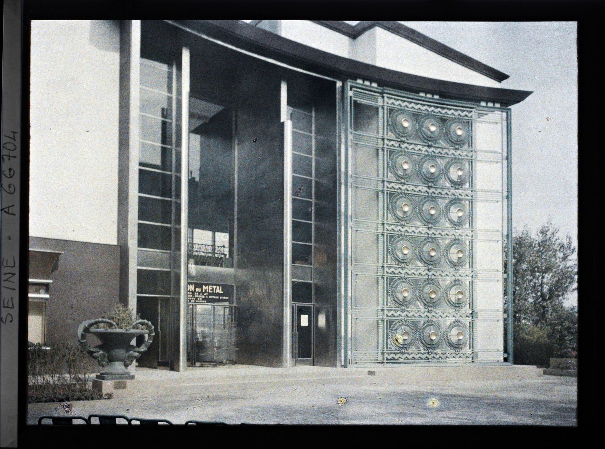 Image représentant L'Exposition internationale, le Pavillon du Métal