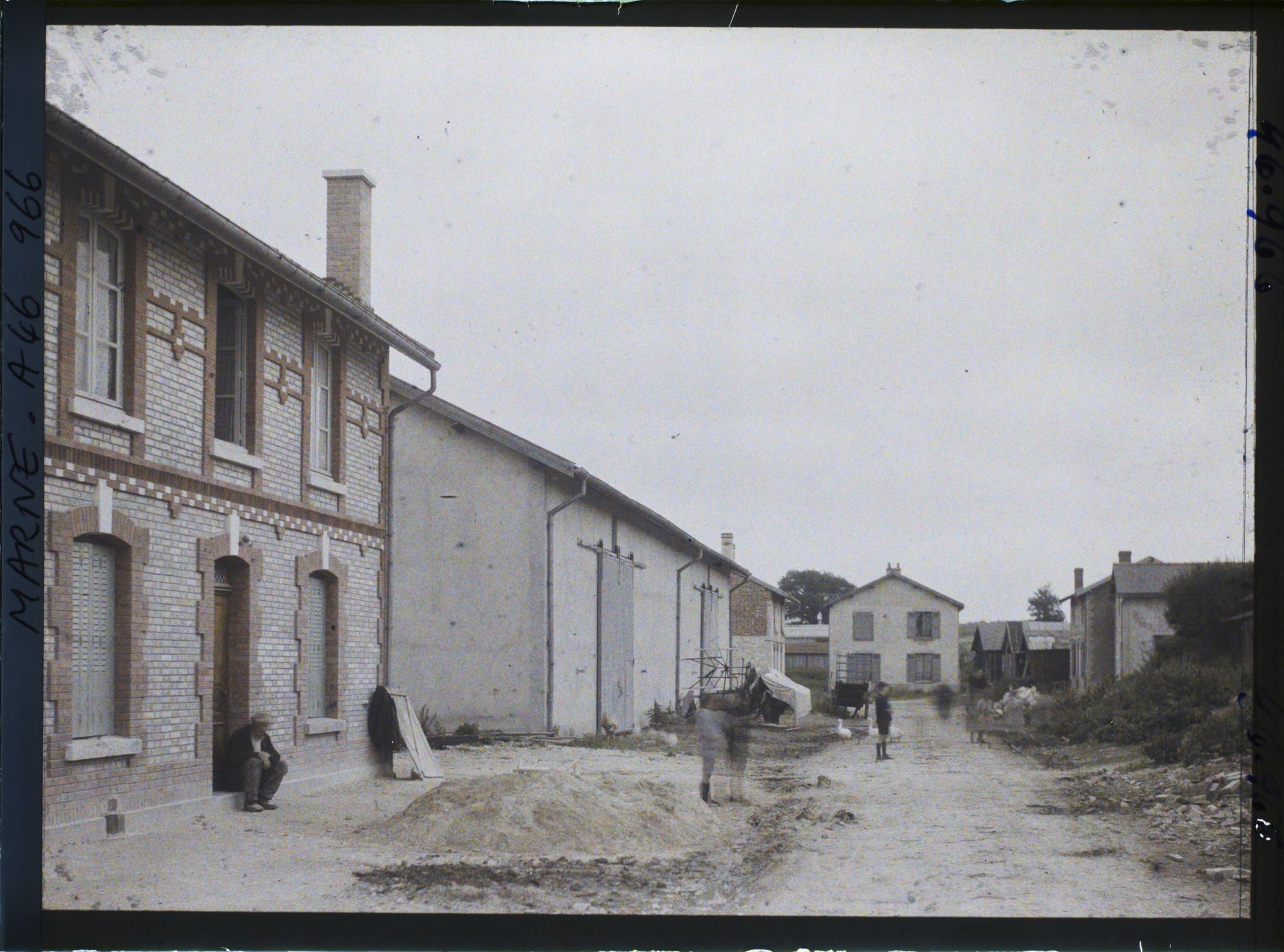 Image représentant France, Servon Marne - 263 h, Rte de St Thomas vue vers la rte d'Autry