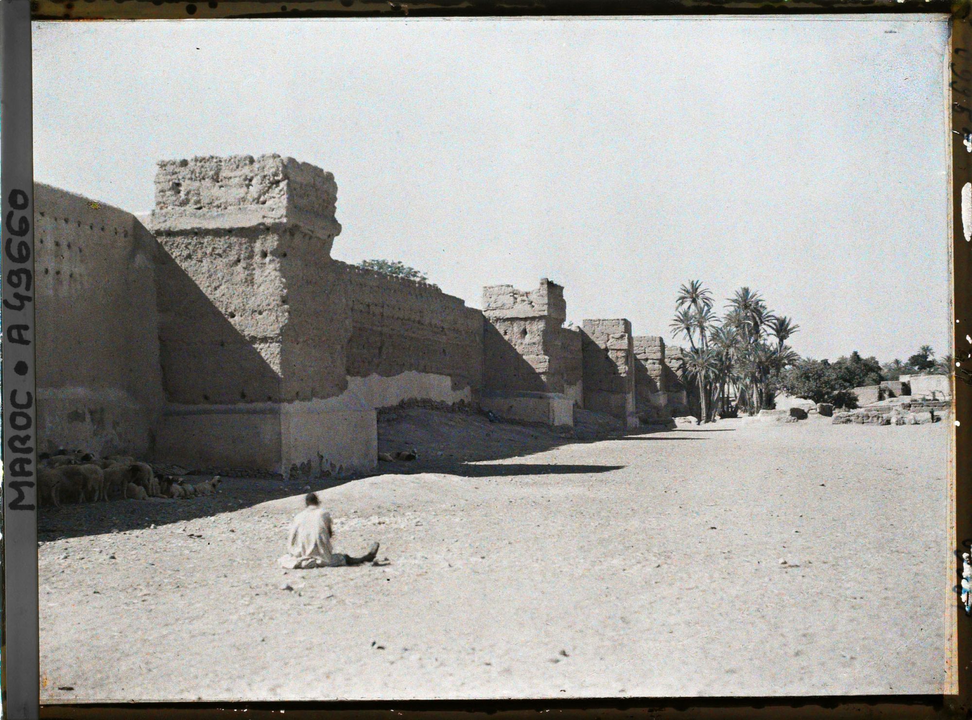 Image représentant Les remparts, non loin de Bâb Doukkala