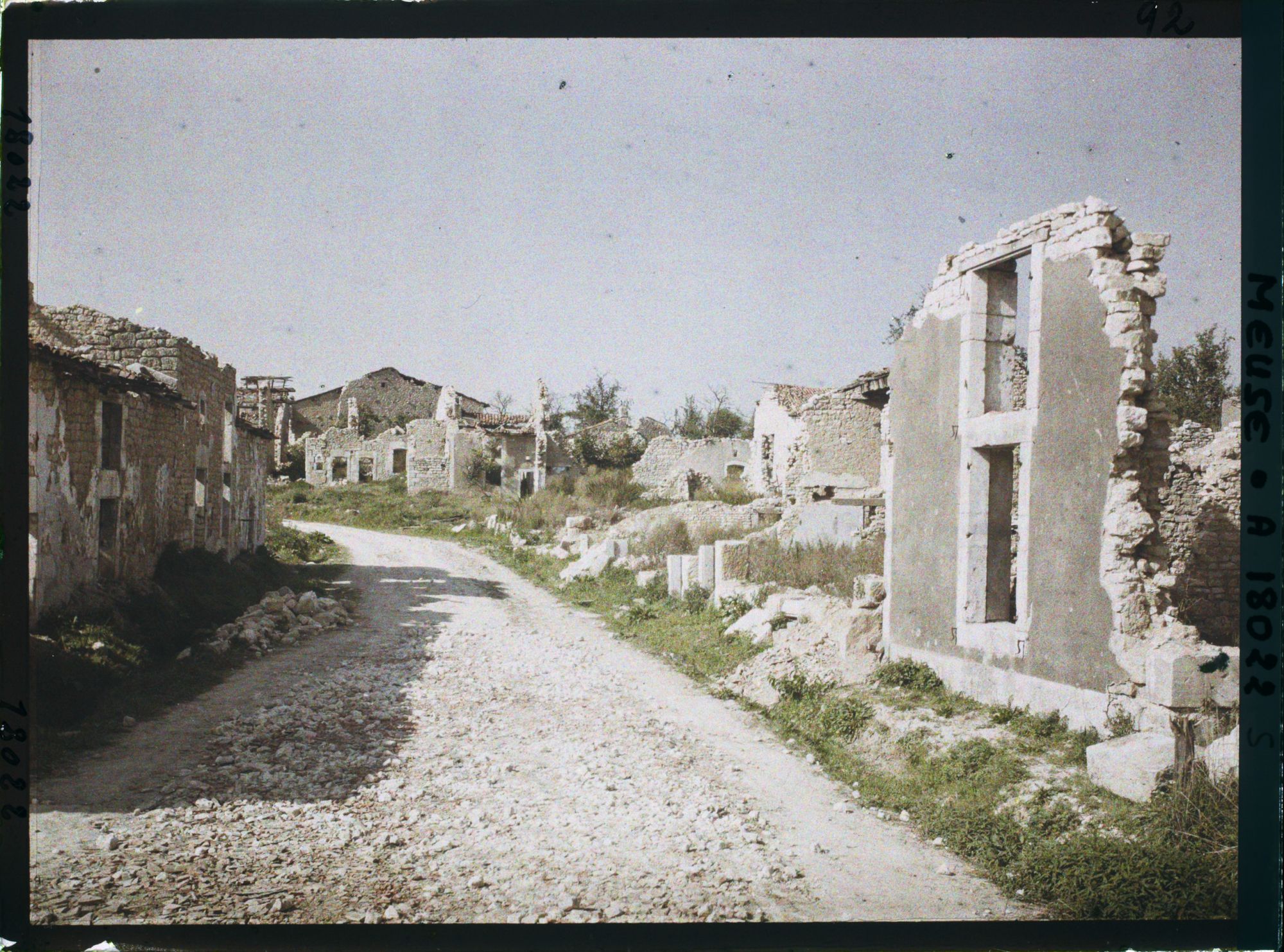 Image représentant France, Mesnil, Le Village de Mesnil-sous-les Côtes