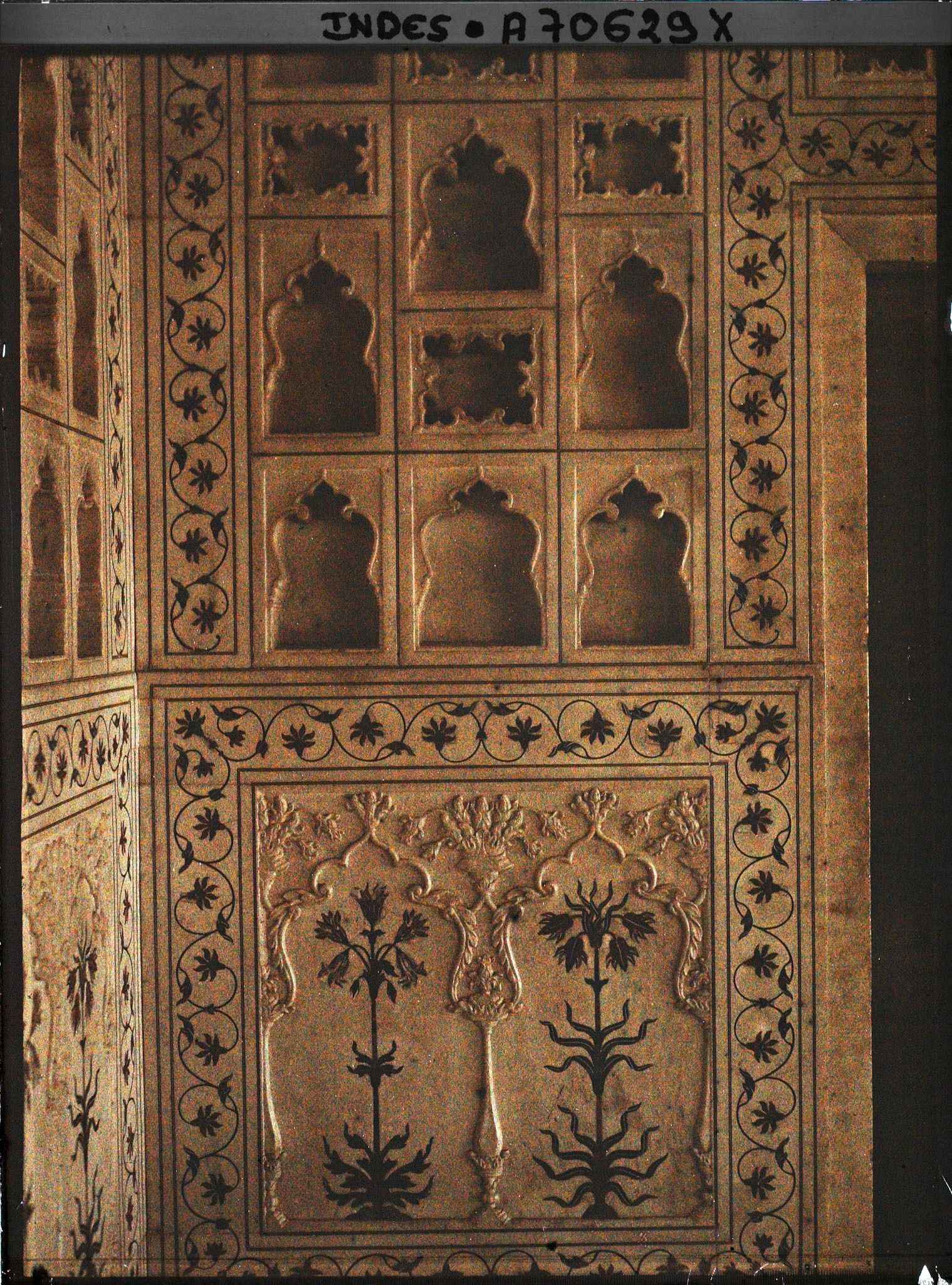 Image représentant Mur décoré de pietra dura et de jali dans le palais privé (Khas Mahal) du fort Rouge (Lal Qila)