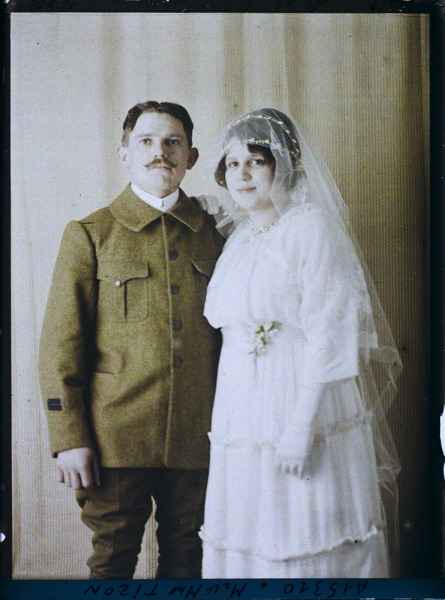 Image représentant https://musee-albert-kahn.s-museum.fr/home/NWQ2OTAwYzNmYjZlZTk1ZWQwODJmMjY4L2dlbmVyaWMtbm90aWNlLXRhYi9hdXRob3JpdHkvNjE3YTc5ZjVjZjhiODk2OGIzMzM3ZDIx/5d6900c3fb6ee95ed082f268/generic-notice-tab/authority/617a79ebcf8b8968b33378c3 Monsieur Tizon et  https://musee-albert-kahn.s-museum.fr/home/NWQ2OTAwYzNmYjZlZTk1ZWQwODJmMjY4L2dlbmVyaWMtbm90aWNlLXRhYi9hdXRob3JpdHkvNjE3YTc5ZjVjZjhiODk2OGIzMzM3ZDIx/5d6900c3fb6ee95ed082f268/generic-notice-tab/authority/617a79ebcf8b8968b33378c4 son épouse