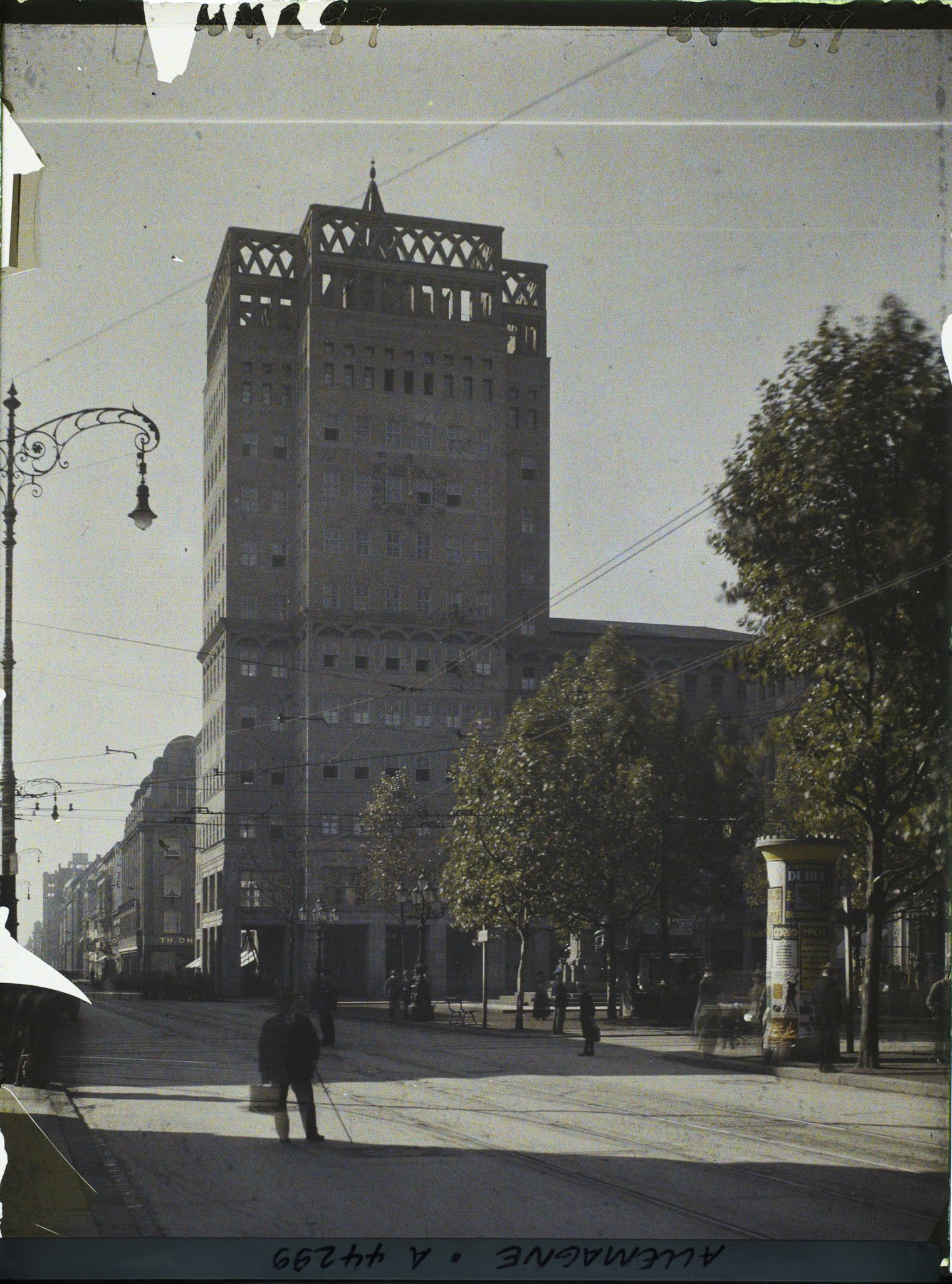 Image représentant Allemagne, Düsseldorf, Hindenburg Wall, le nouveau Gratte-ciel