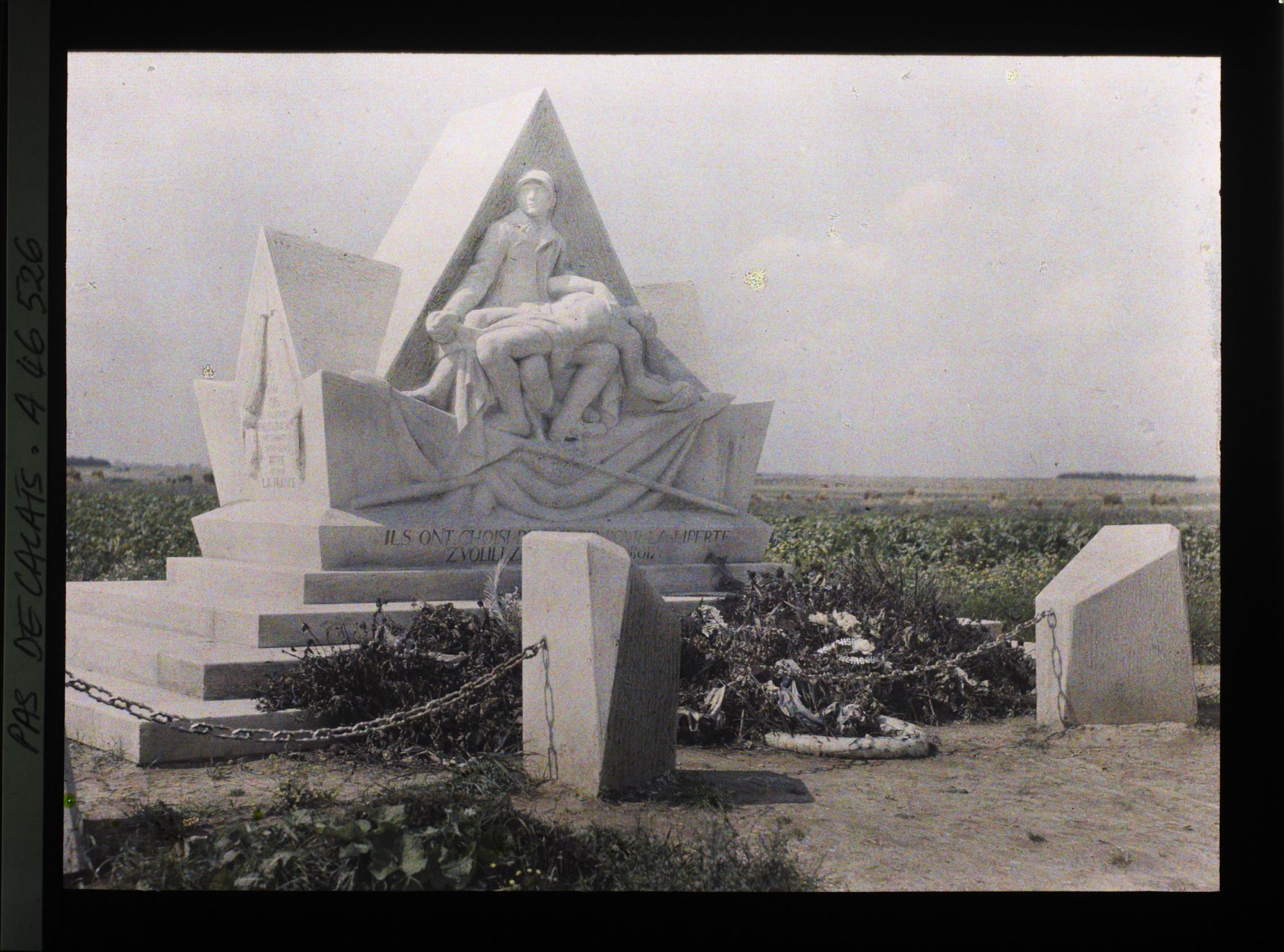Image représentant France, Neuville-St-Vaast, Monumt Tchécoslovaque, face
