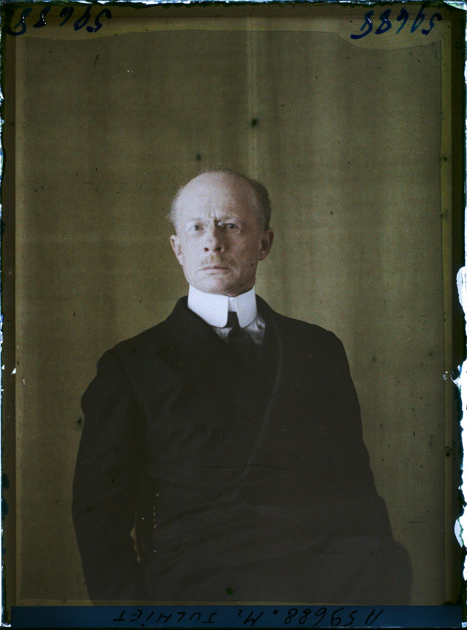 Image représentant https://musee-albert-kahn.s-museum.fr/home/NWQ2OTAwYzNmYjZlZTk1ZWQwODJmMjY4L2dlbmVyaWMtbm90aWNlLXRhYi9hdXRob3JpdHkvNjE3YTc5ZjVjZjhiODk2OGIzMzM3ZDIx/5d6900c3fb6ee95ed082f268/generic-notice-tab/authority/617a79ebcf8b8968b3336fd5 Monsieur Julhiet