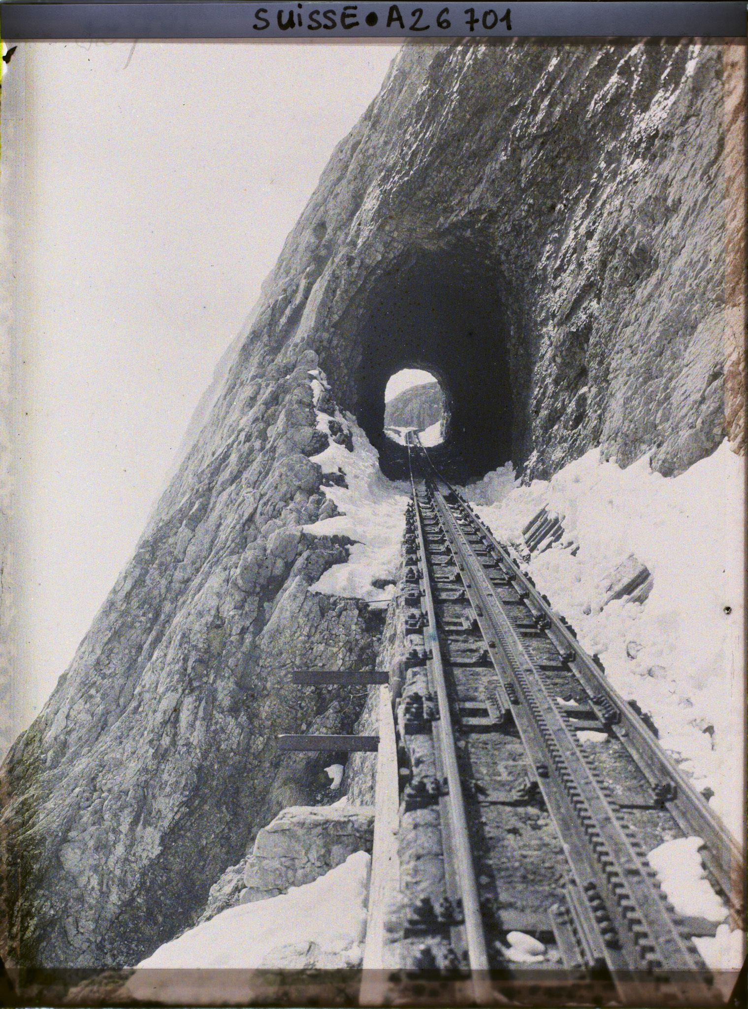 Image représentant Le tunnel de l'Esel sur la ligne du chemin de fer du mont Pilate