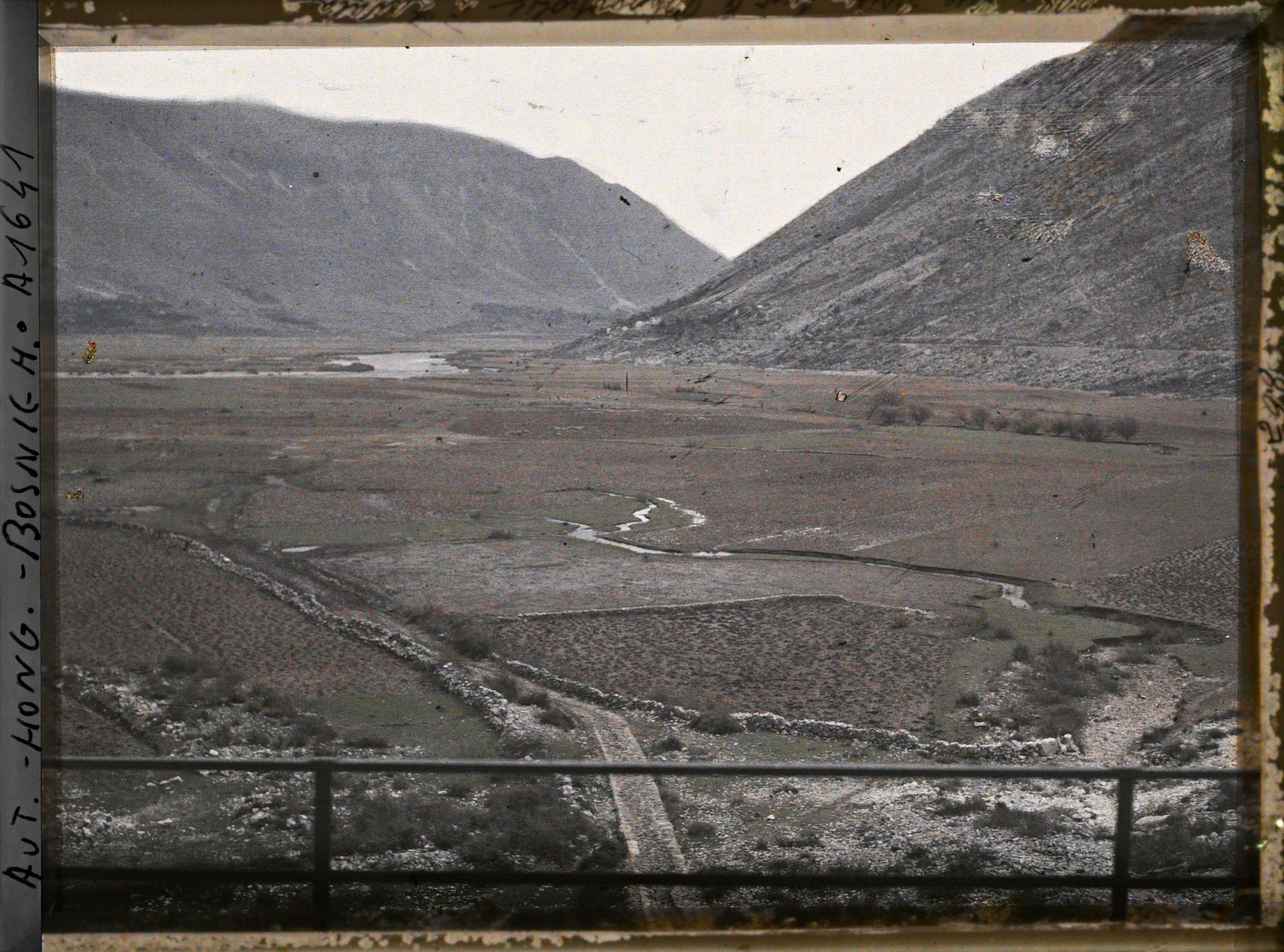 Image représentant Vue prise sur le Popovopolje (?) à Zavala