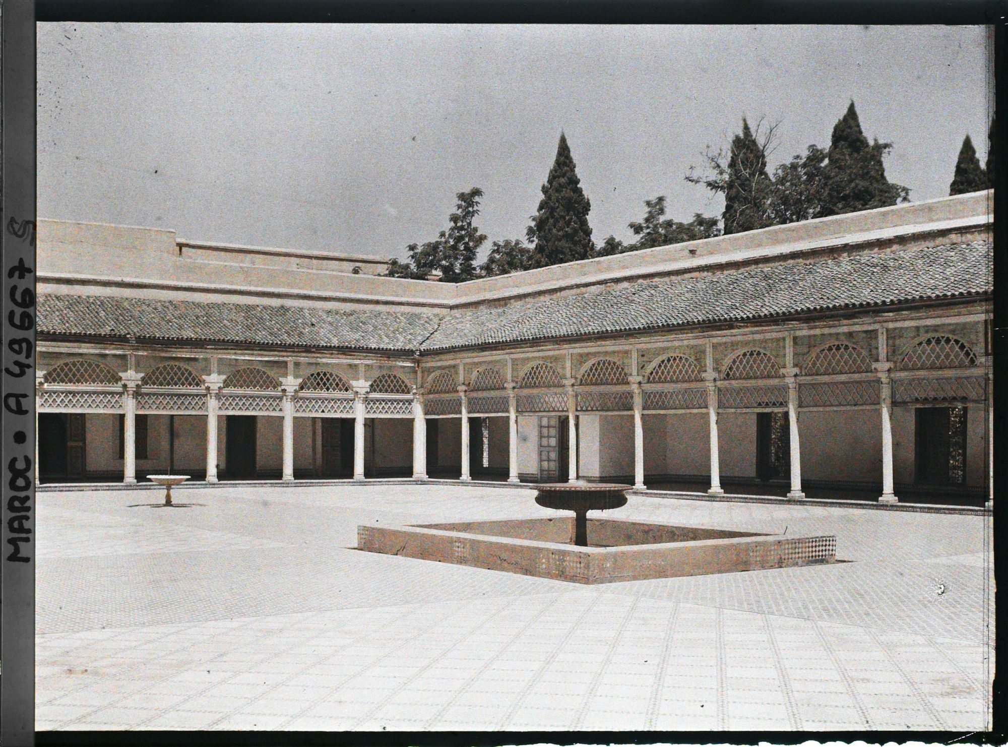 Image représentant Une partie de la cour d'honneur du palais de la Bahia