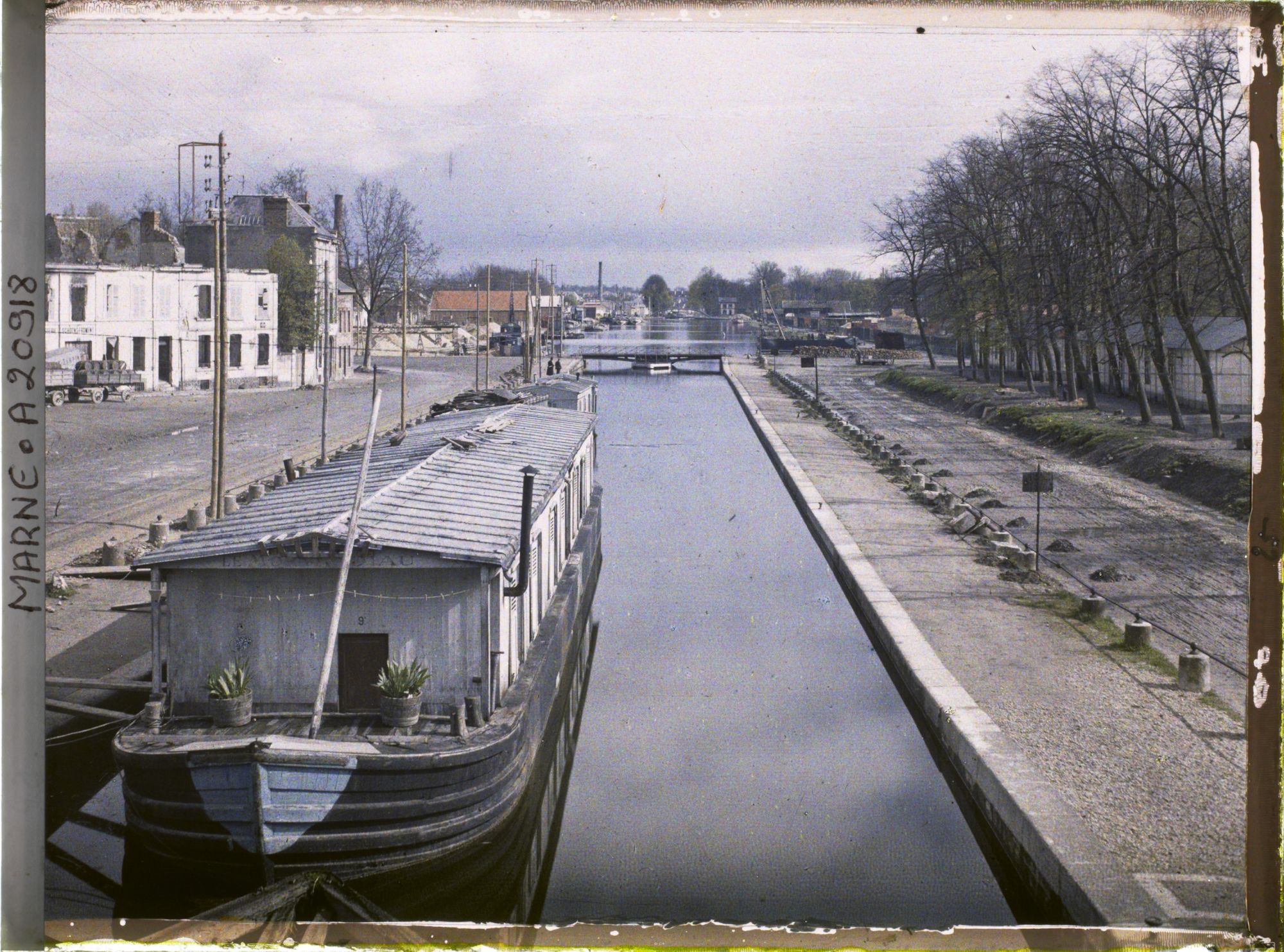 Image représentant France, Reims, Vue vers le Port