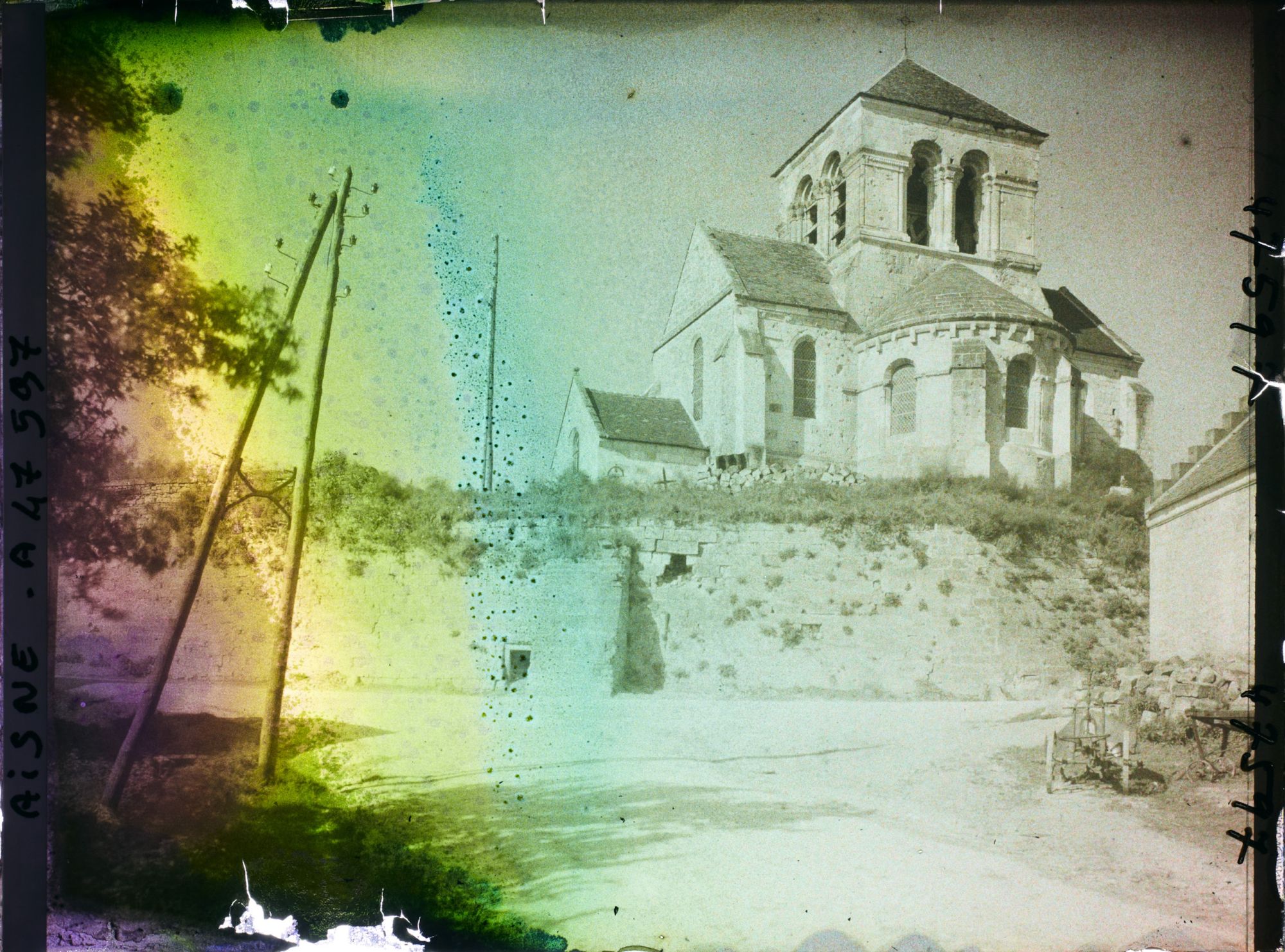 Image représentant France, Pernant, Abside de l'Eglise restaurée