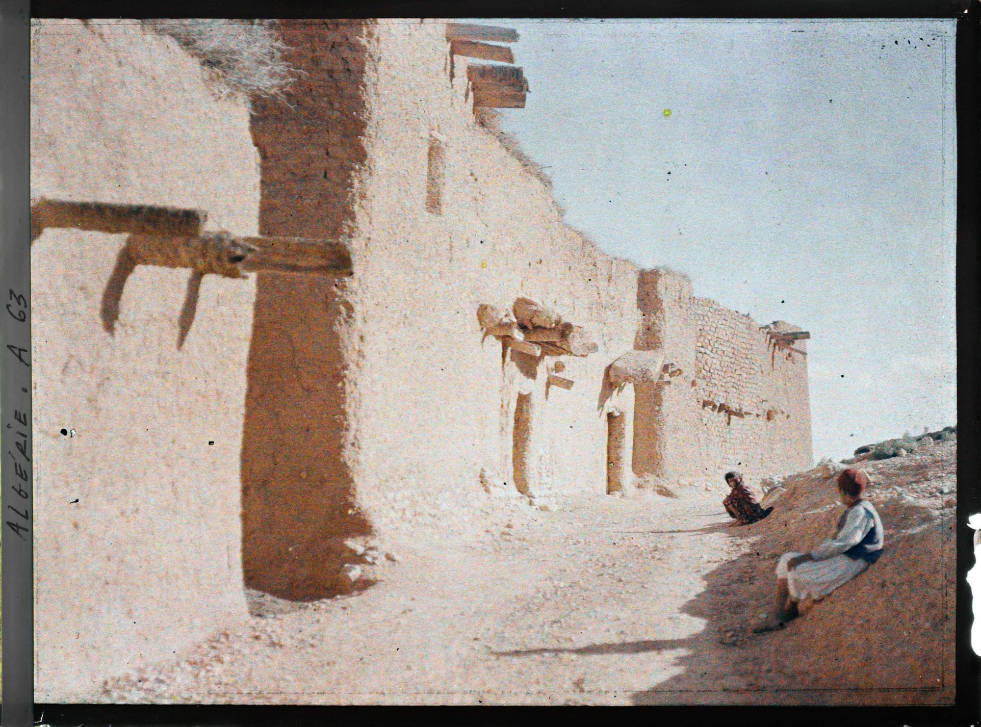 Image représentant Une rue dans l'un des villages de l'oasis