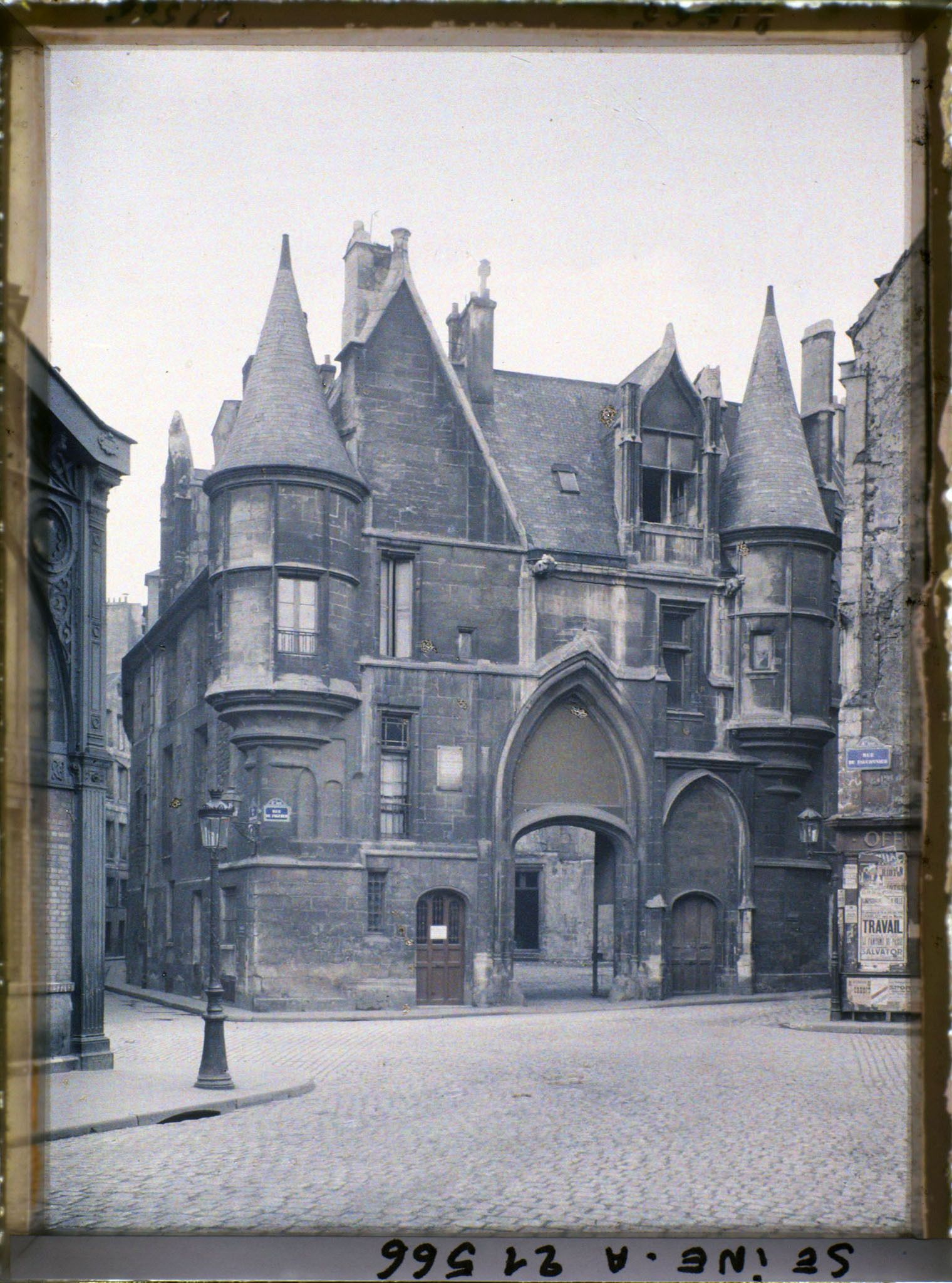 Image représentant L'hôtel de Sens, rues du Figuier et du Fauconnier