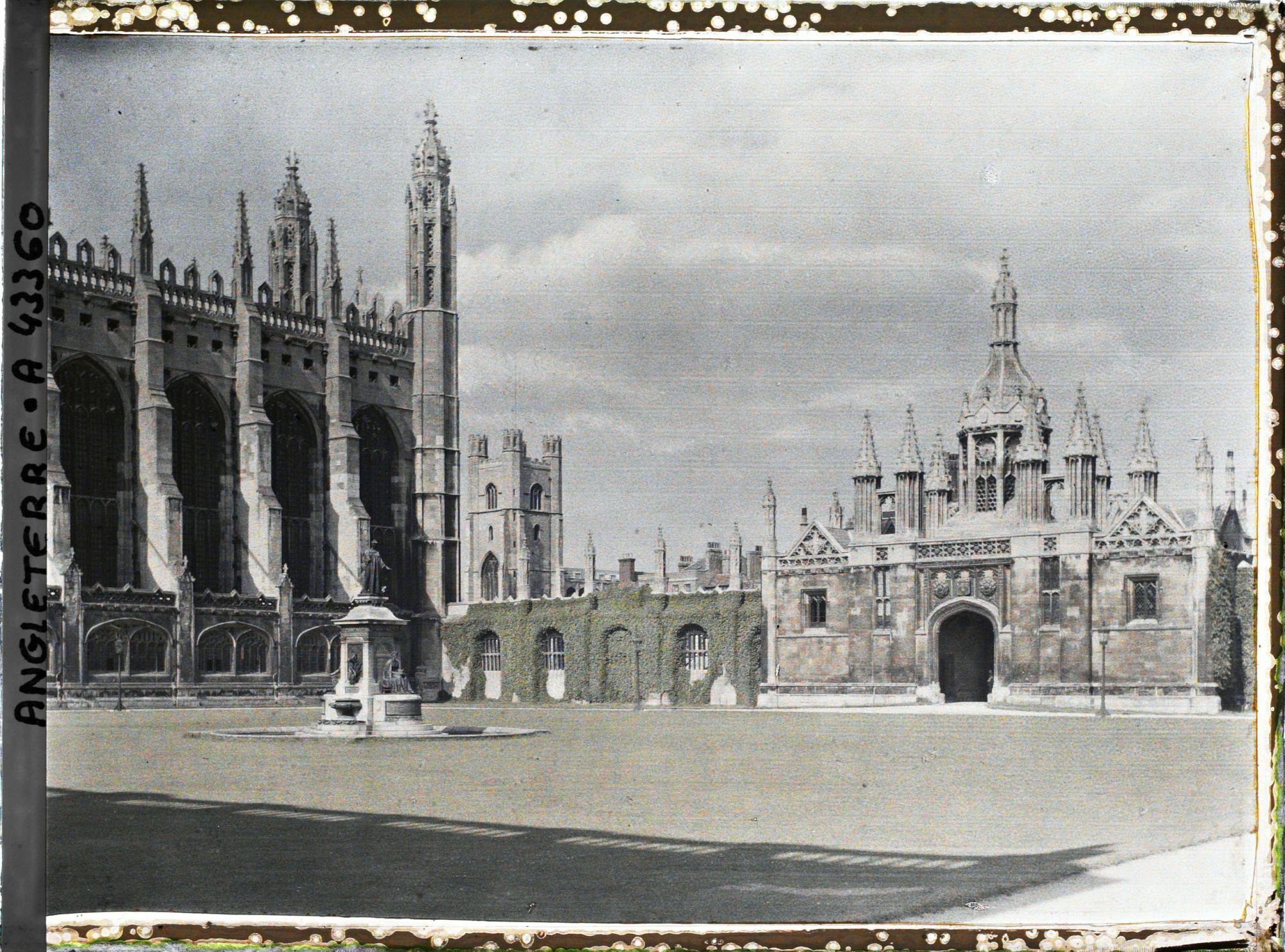 Image représentant La première cour du King's College