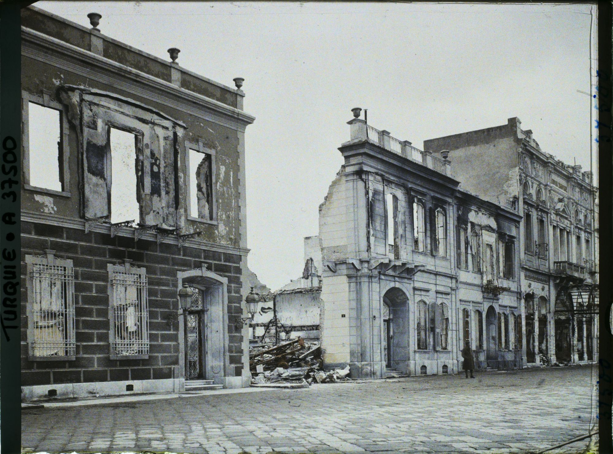Image représentant Turquie, Smyrne, Les Quais de Smyrne - L'aspect des Quais à la hauteur de la rue de l'Alhambra