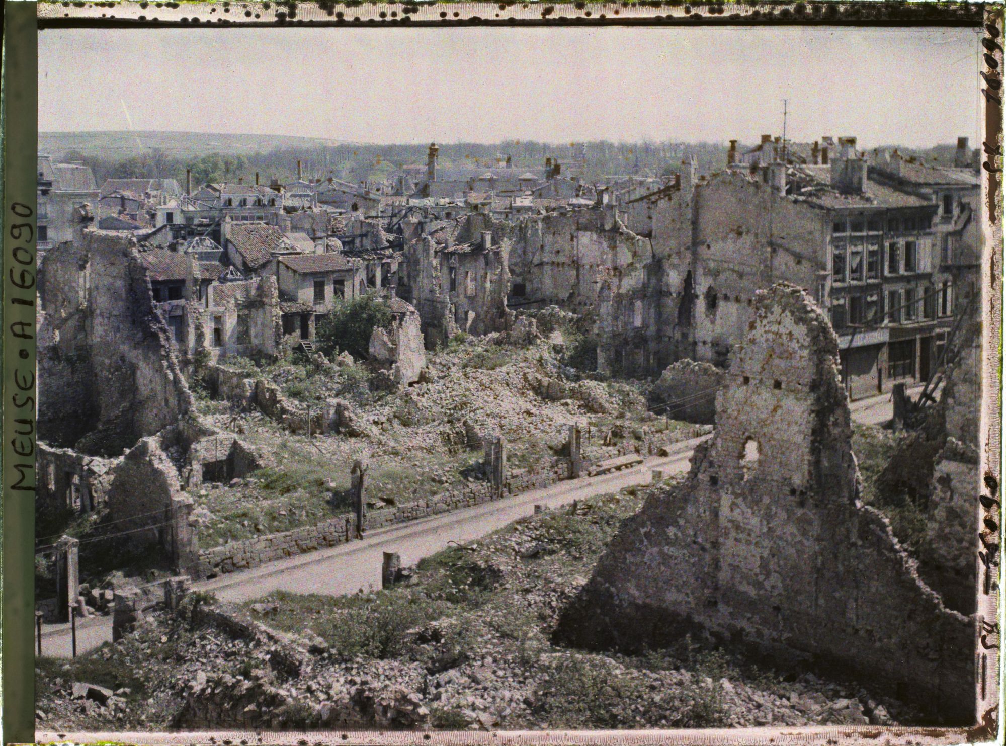 Image représentant France, Verdun, Ruines de la Ville basse et rue Marzel