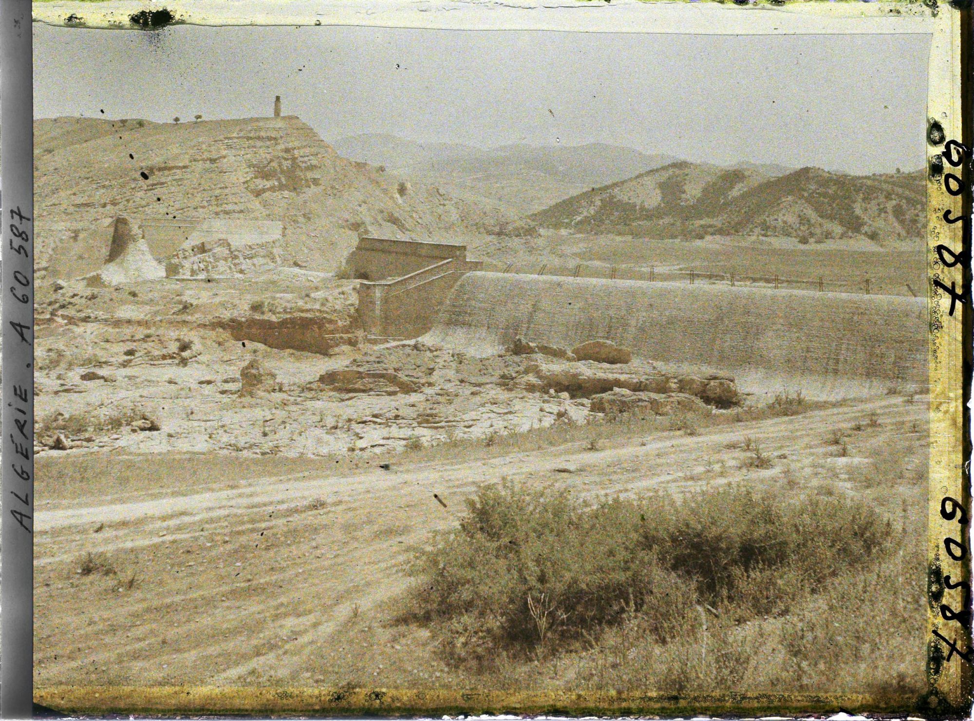 Image représentant Barrage de l'Habra en aval au Confluent avec l'Oued El-Fergoug, les destructions dues à la catastrophe de 1927