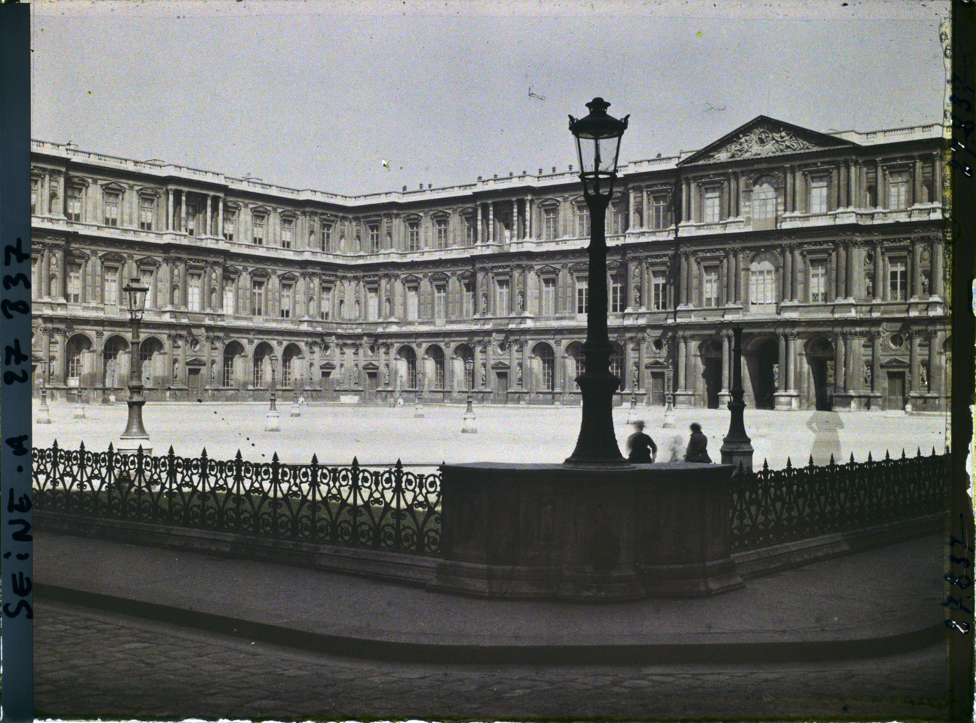 Image représentant La Cour Carrée du Louvre