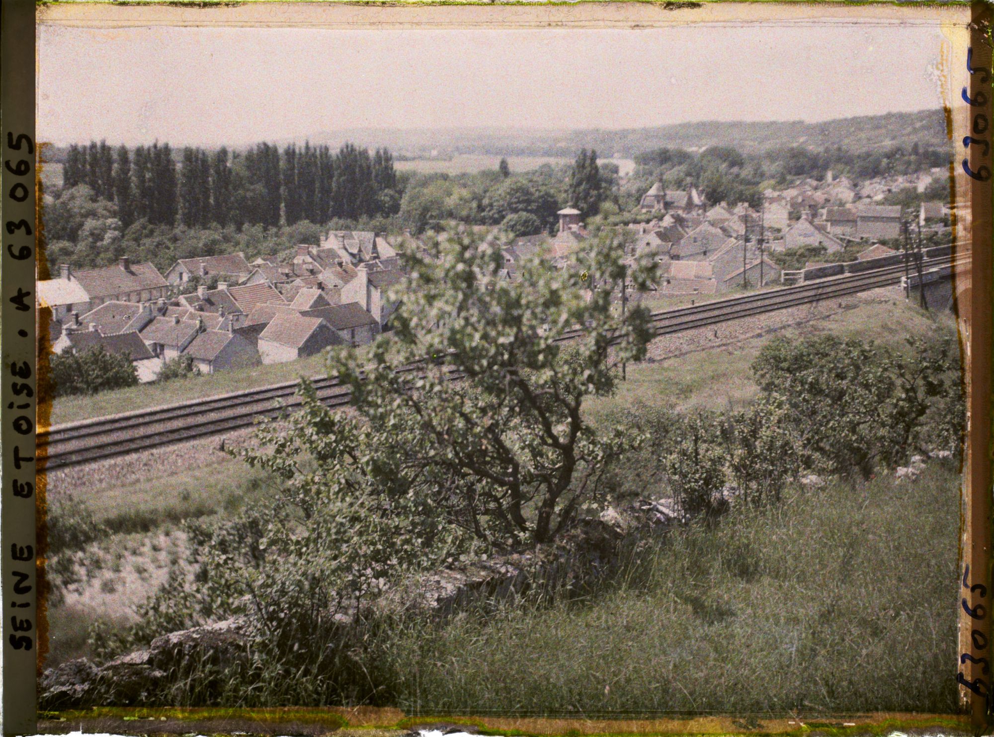 Image représentant Ile de France, Vaux, Le Village