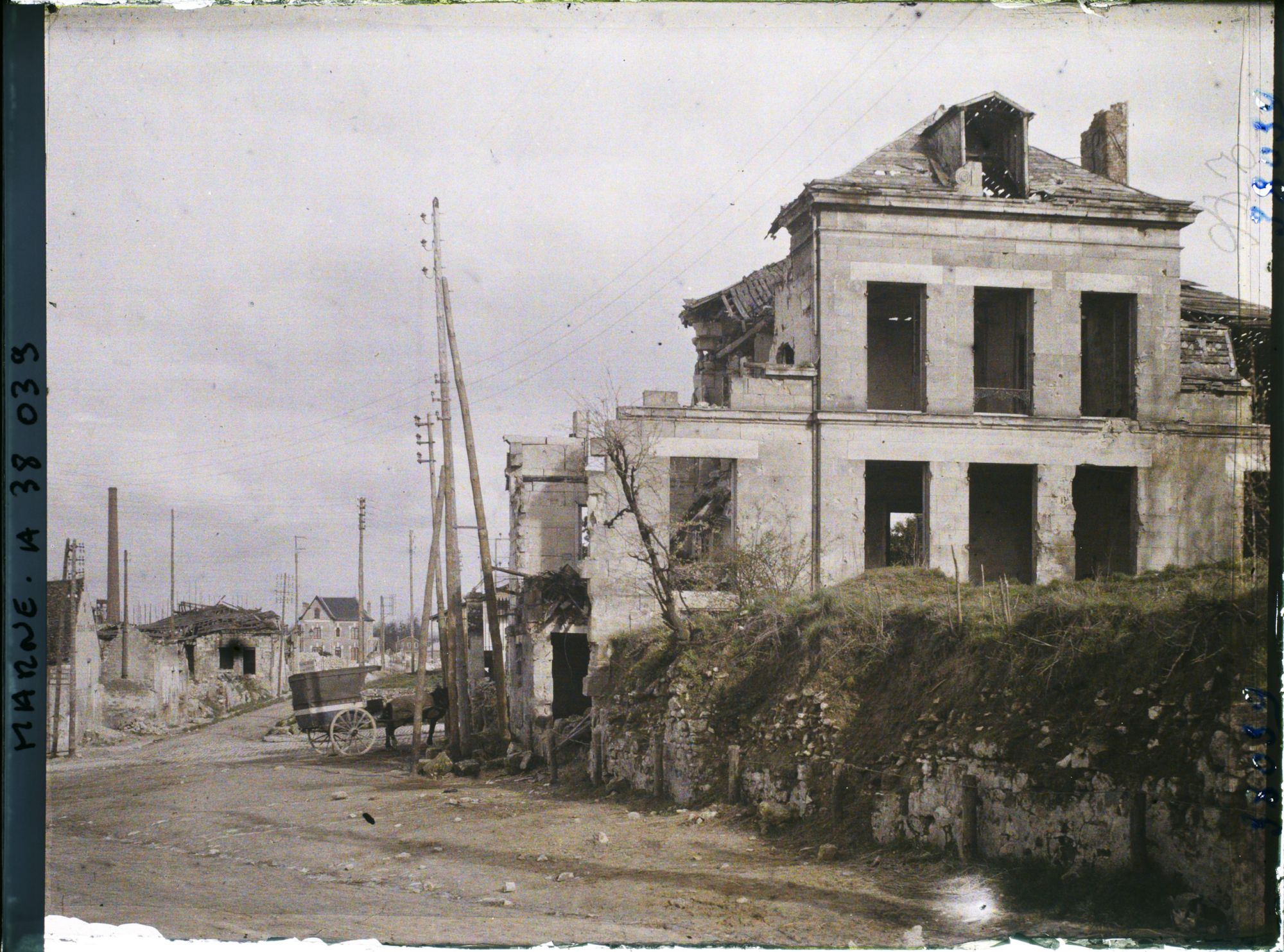 Image représentant France, Fismes, Ruines et maisons reconstruites