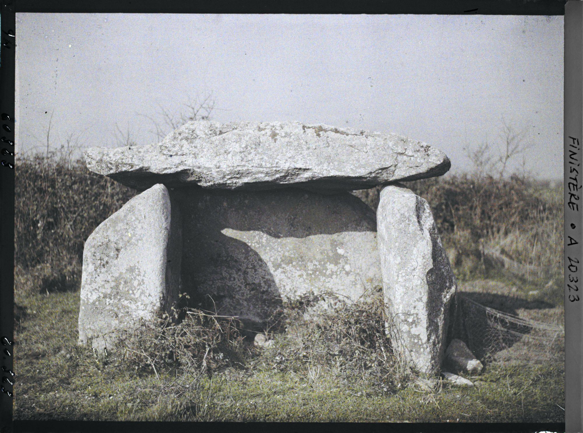Image représentant Le dolmen de Menez-Lann-Du