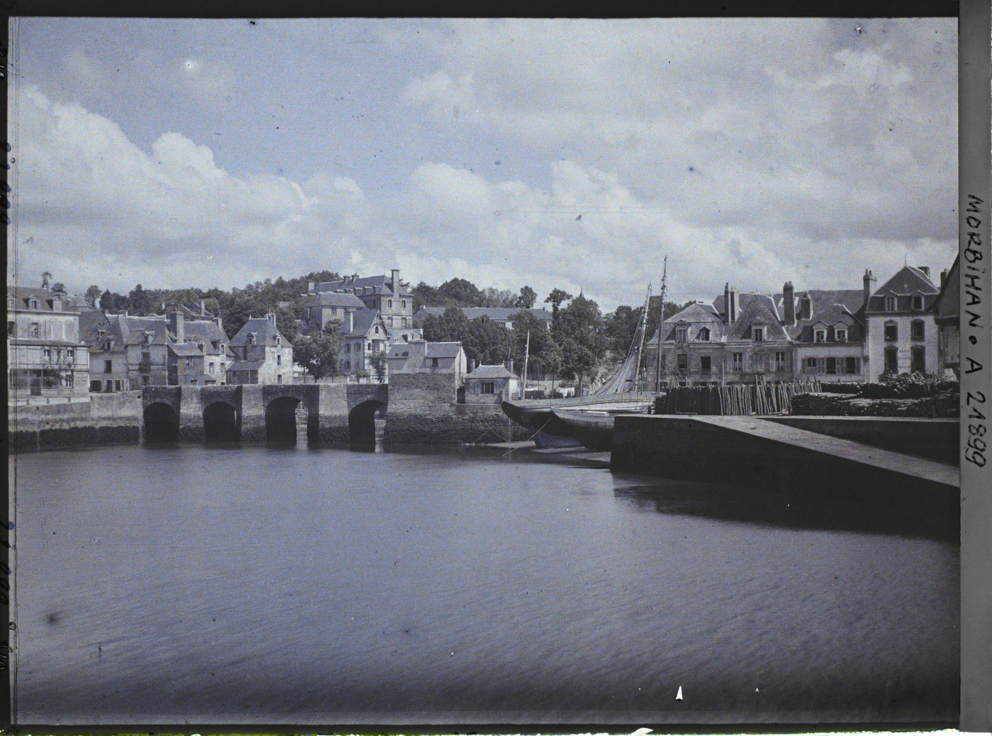 Image représentant Le port de Saint-Goustan sur le Loch