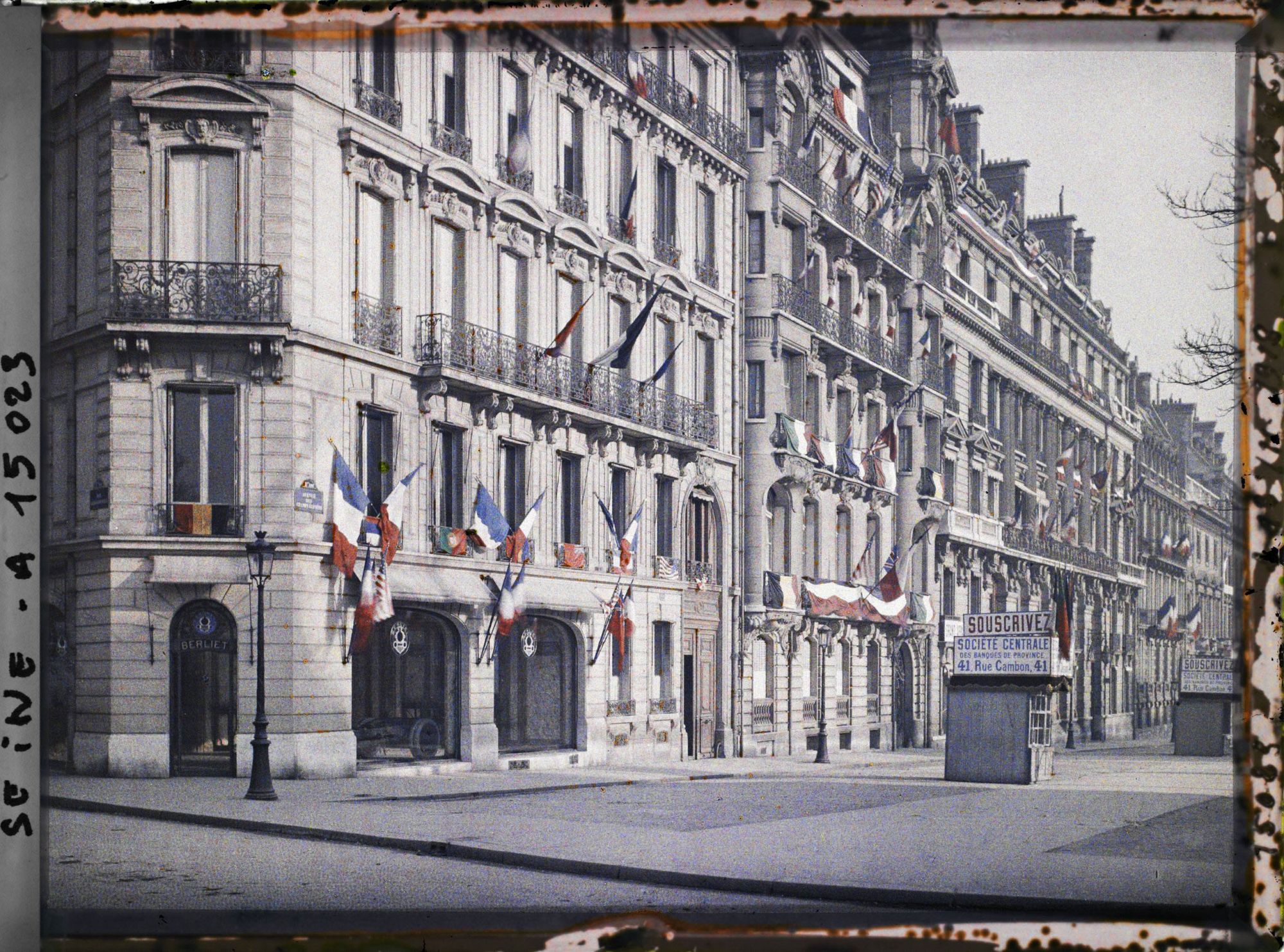Image représentant Baraque de l'emprunt et pavoisements au 152 avenue des Champs-Elysées