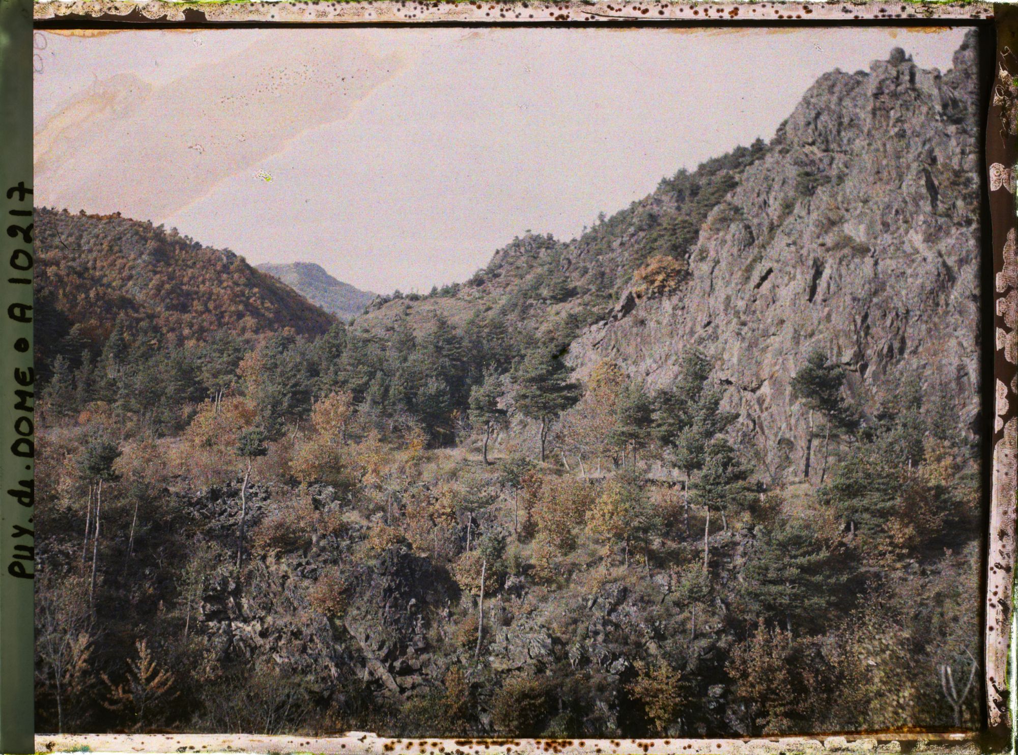 Image représentant France, Effets d'automne pris dans la Vallée du Valbeleix