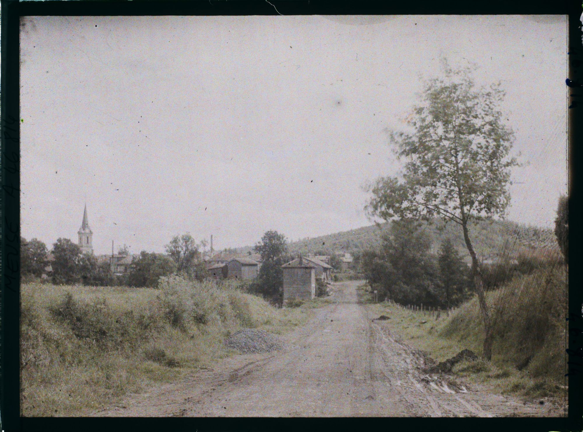 Image représentant France, Les Islettes (Meuse) (1427h), Entrée des Islettes par la route du Claon