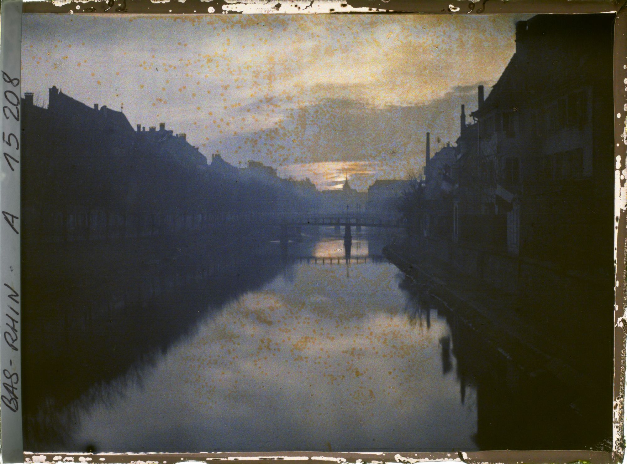 Image représentant France Alsace, Strasbourg, Un Coucher de Soleil sur l'Ill