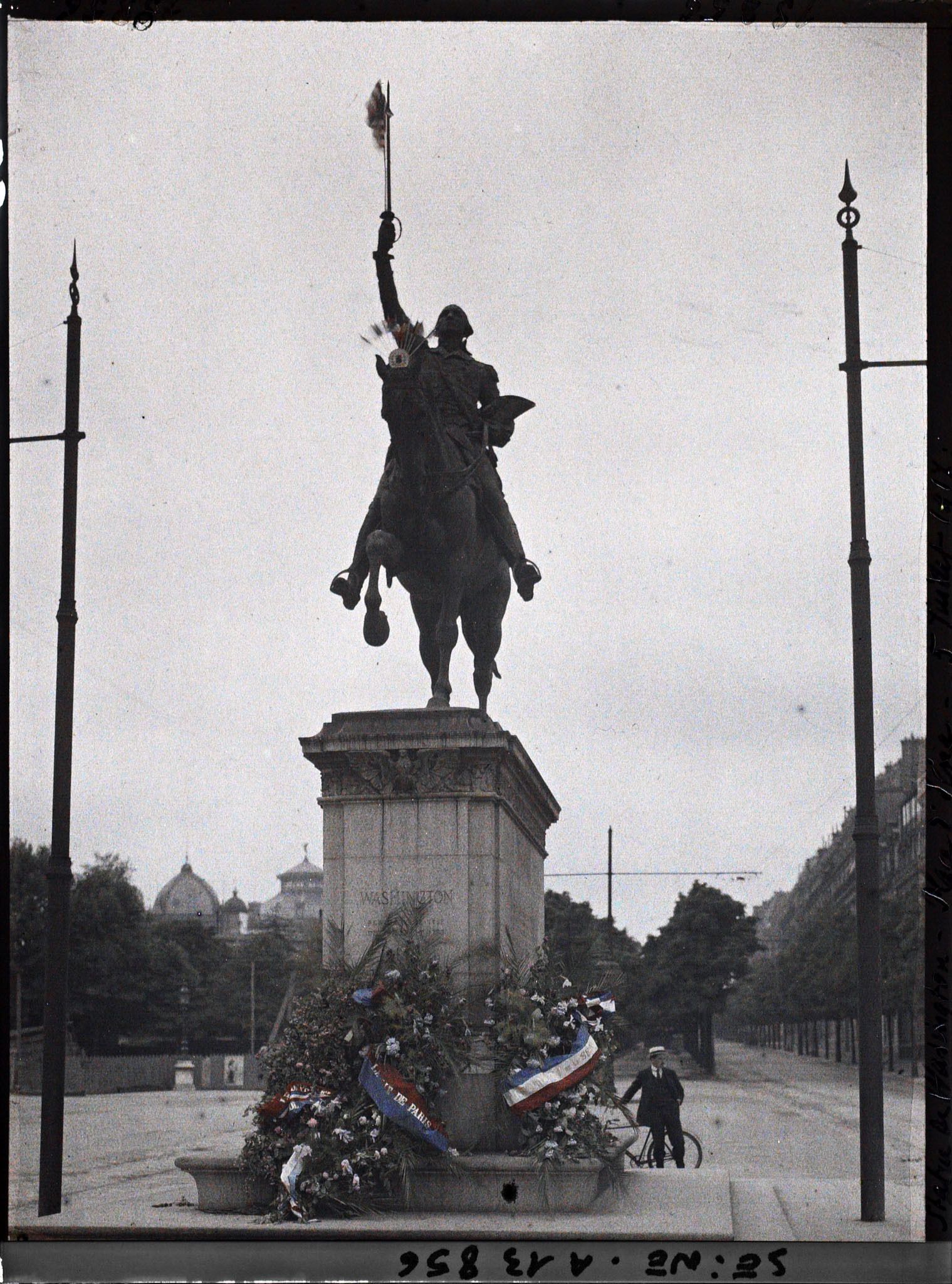 Image représentant Statue équestre de George Washington place d'Iéna