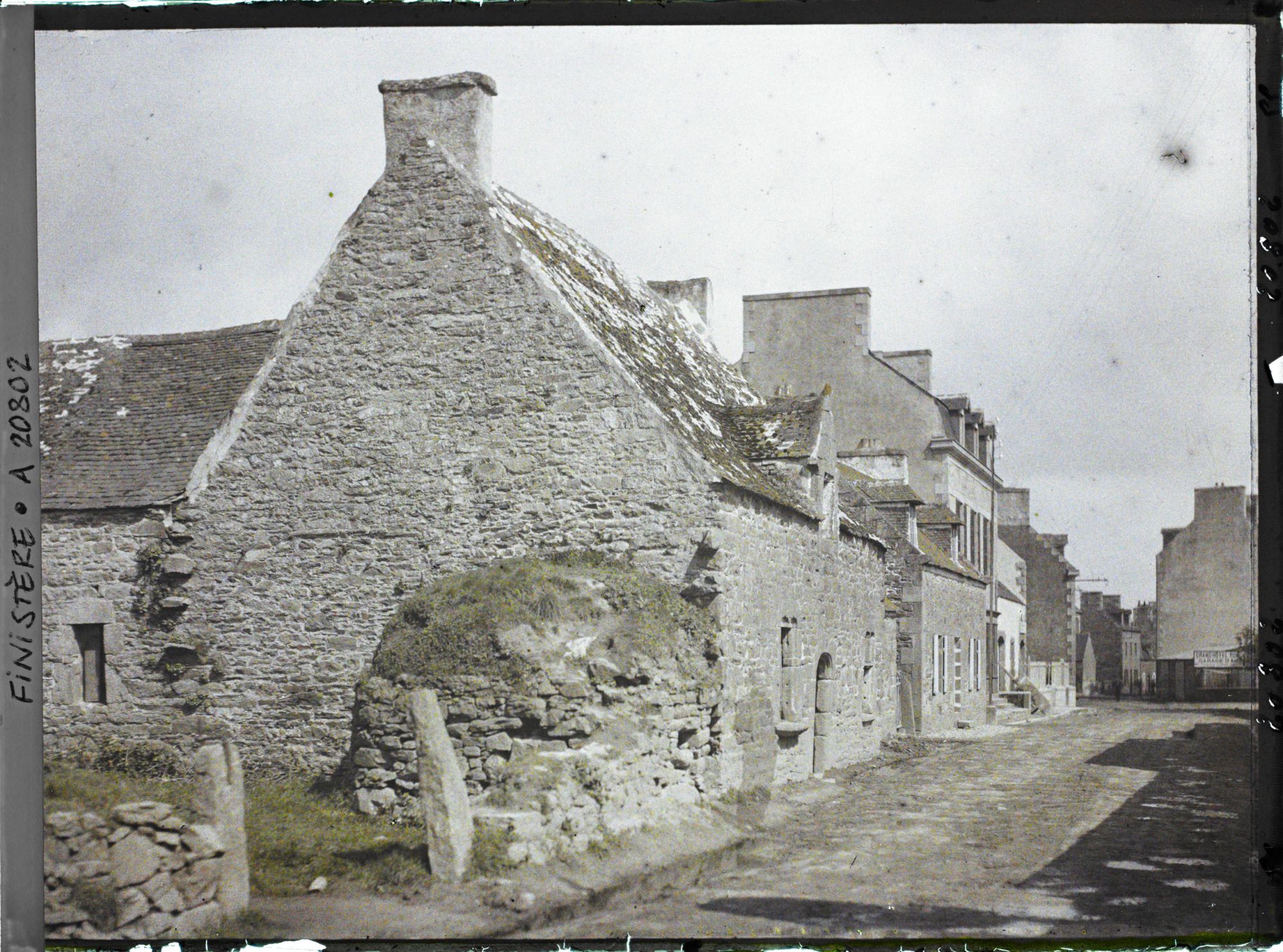 Image représentant Maison avec un four à pain attenant dans la rue Auguste-Brizeux