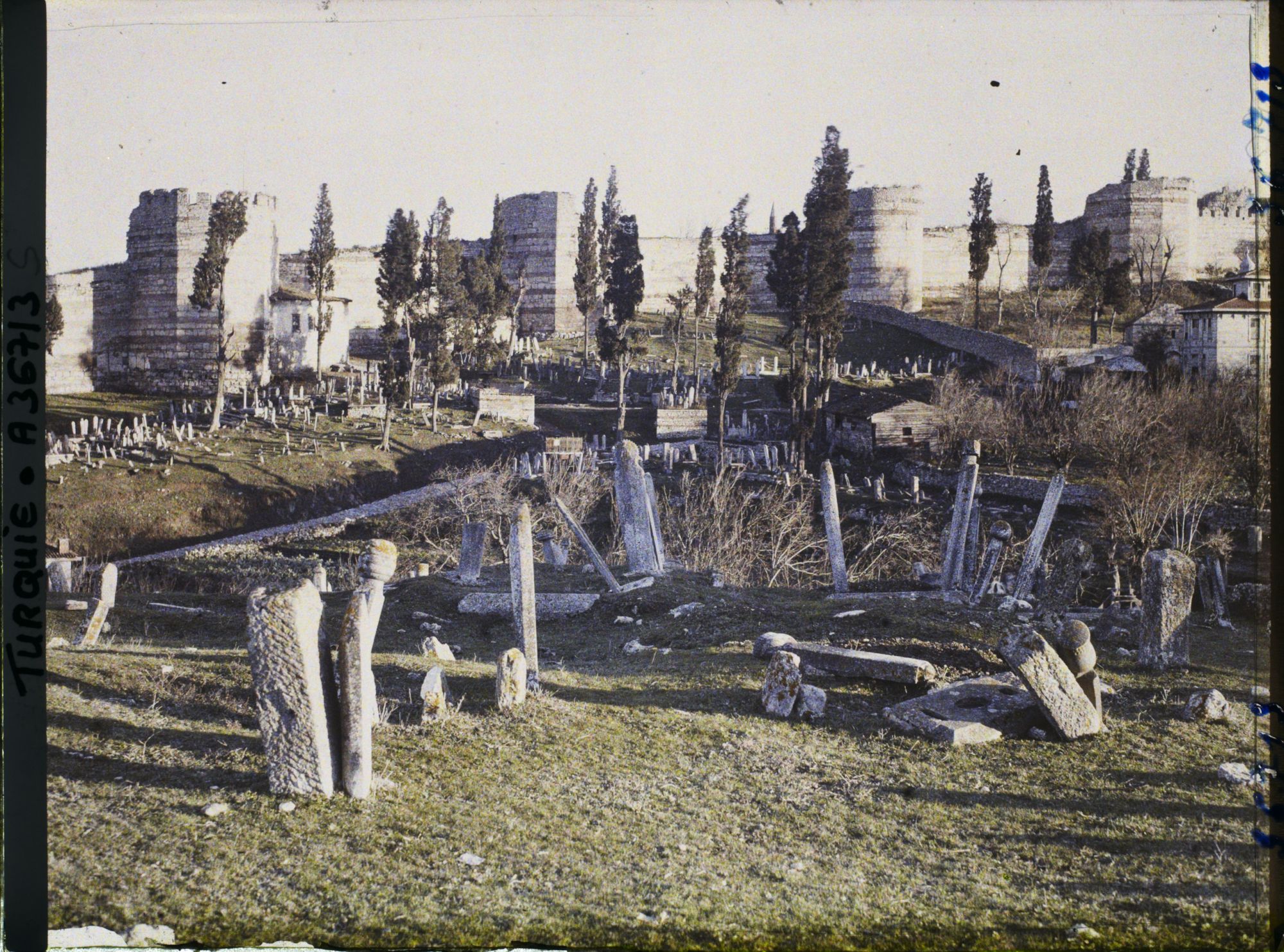 Image représentant Turquie, Constantinople, La Porte oblique et le Cimetière