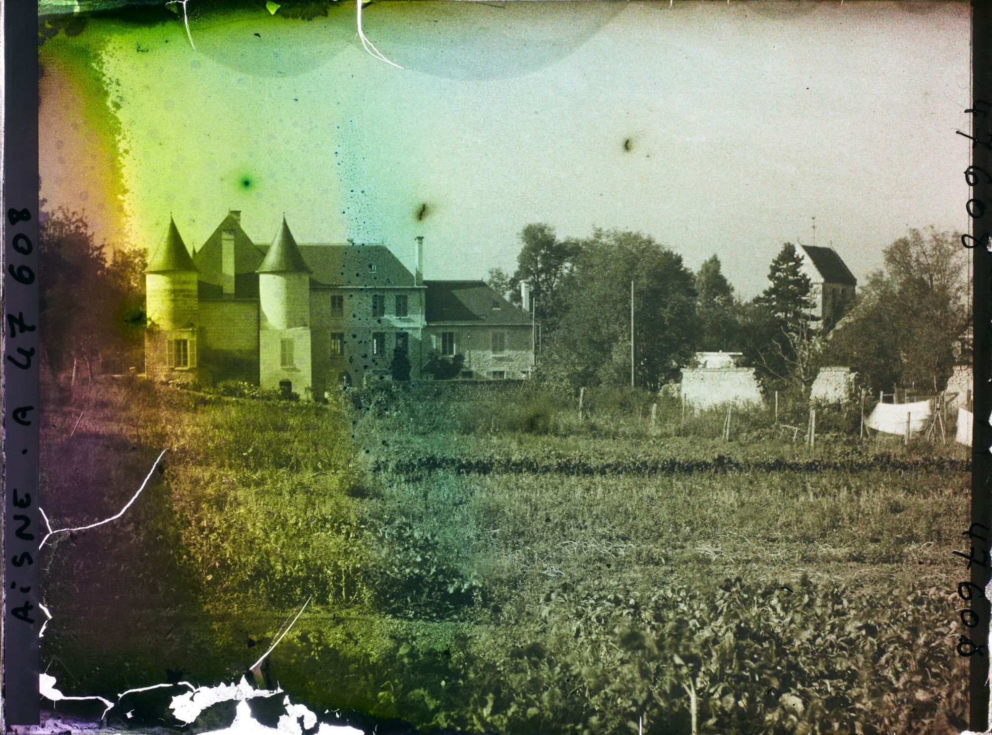 Image représentant France, Mercin-et-Vaux, Vue vers Mairie et Eglise