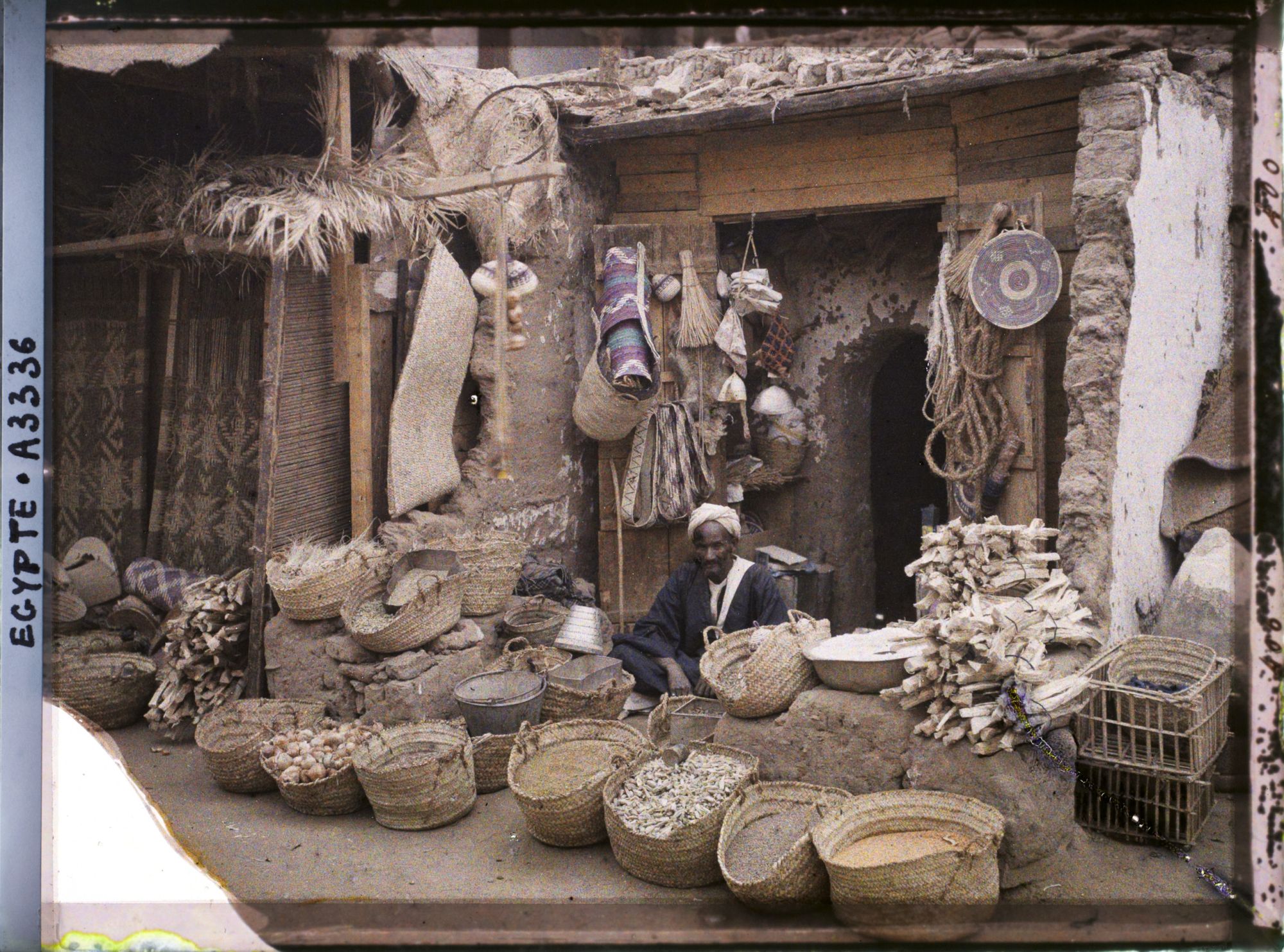 Image représentant Boutique située dans le bazar de la ville