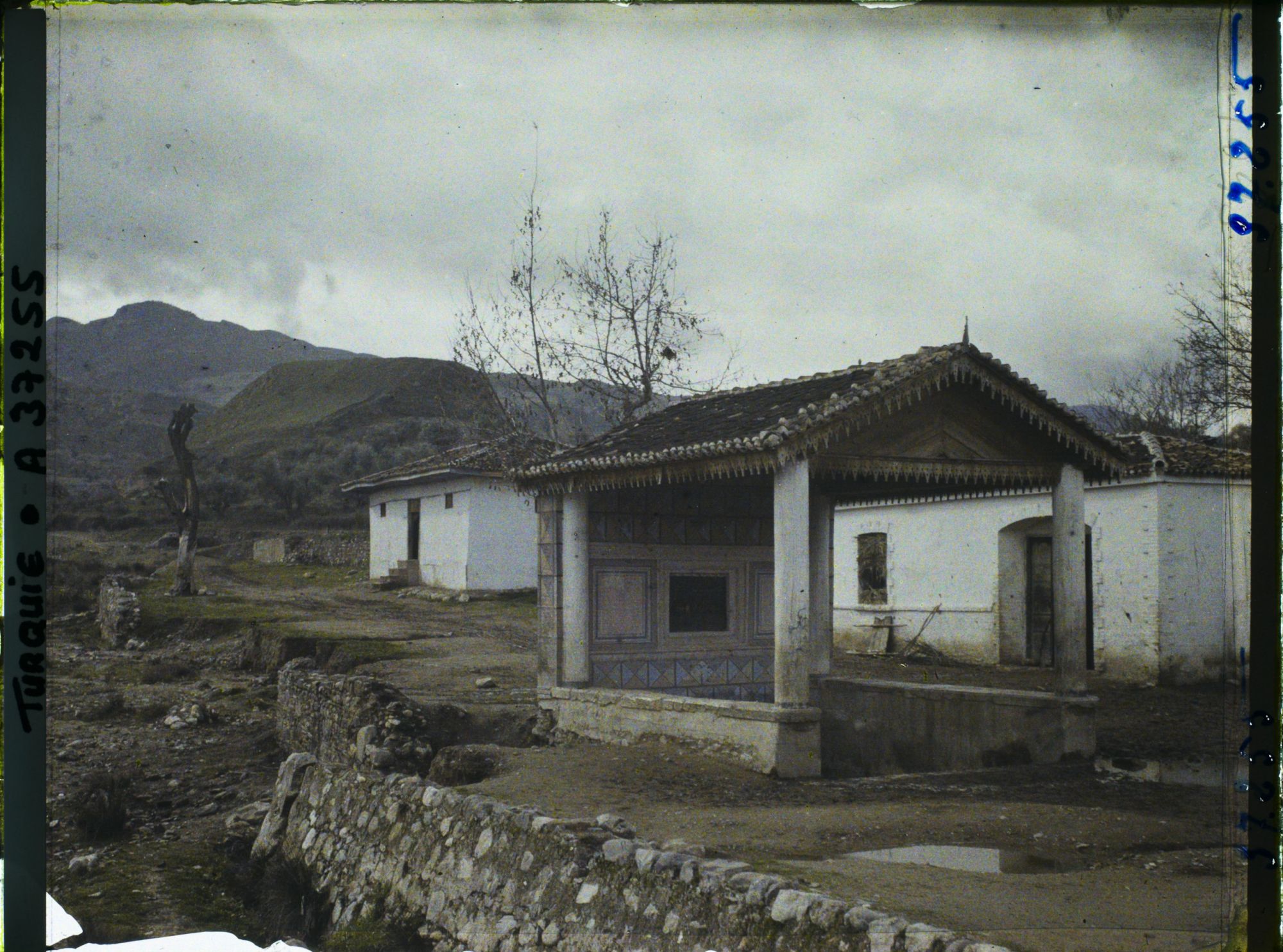 Image représentant Source d'eau sulfureuse