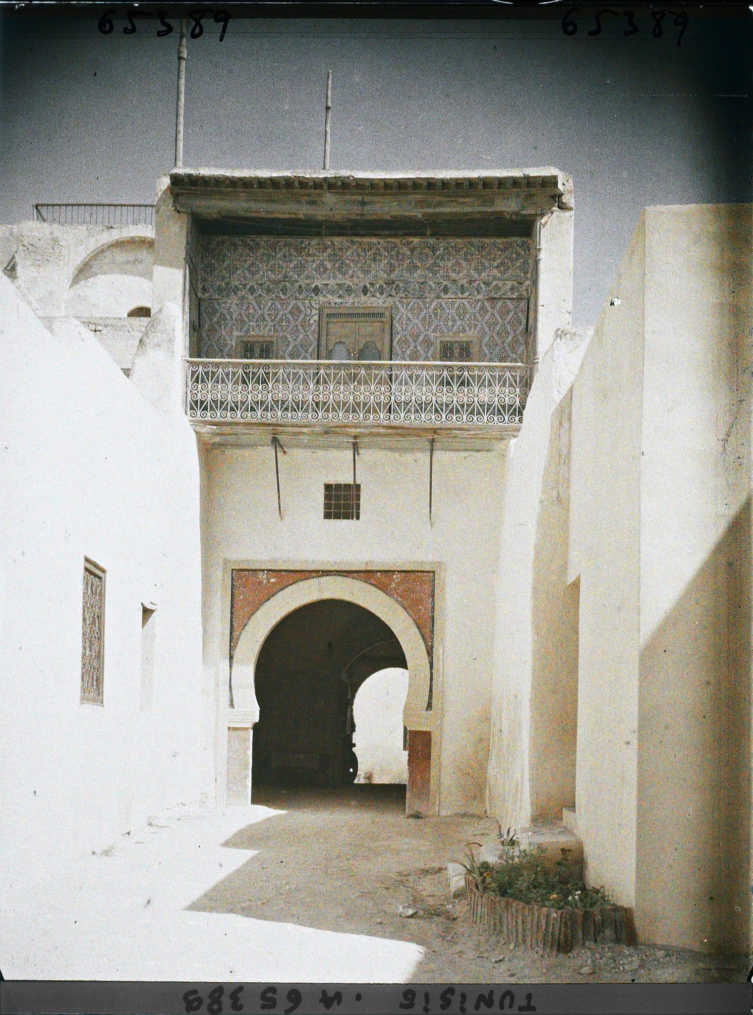 Image représentant La loggia au-dessus de l'entrée de la casbah