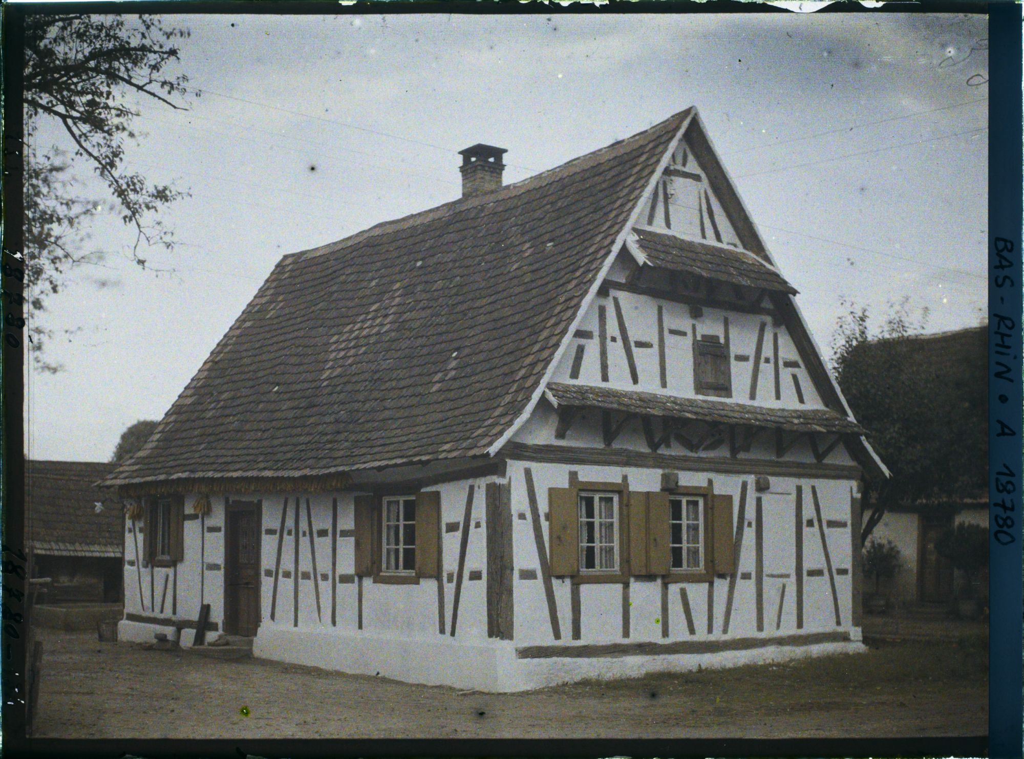 Image représentant France, Scheibenhard Env. de Lauterbourg, Une très jolie maison