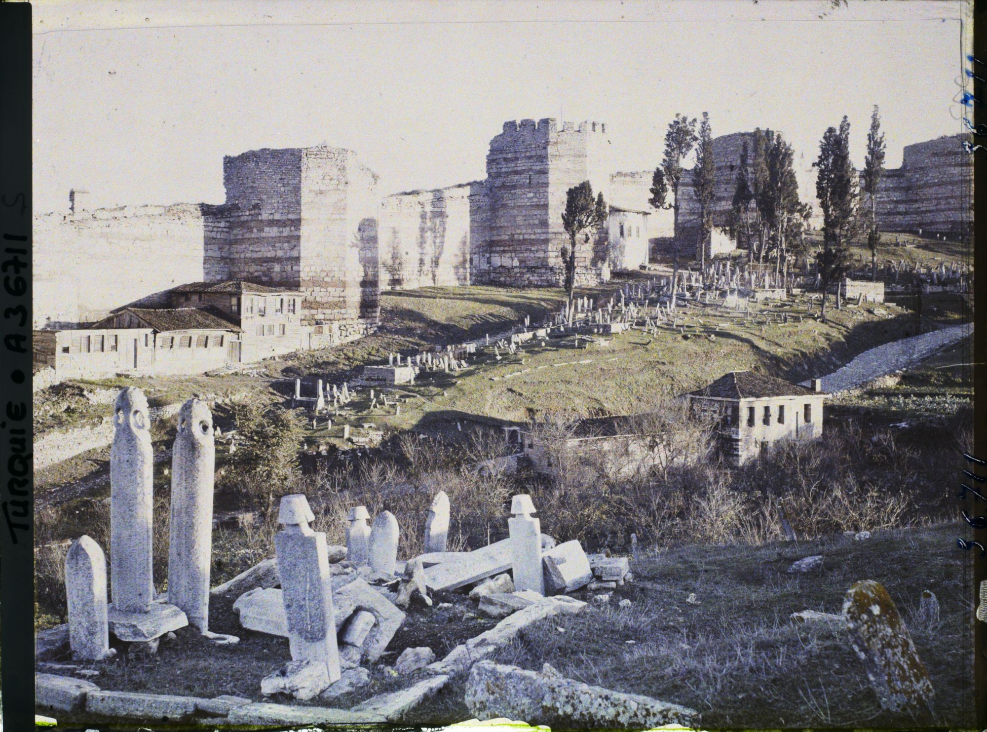 Image représentant Turquie, Constantinople, Mur de Théodose et porte oblique