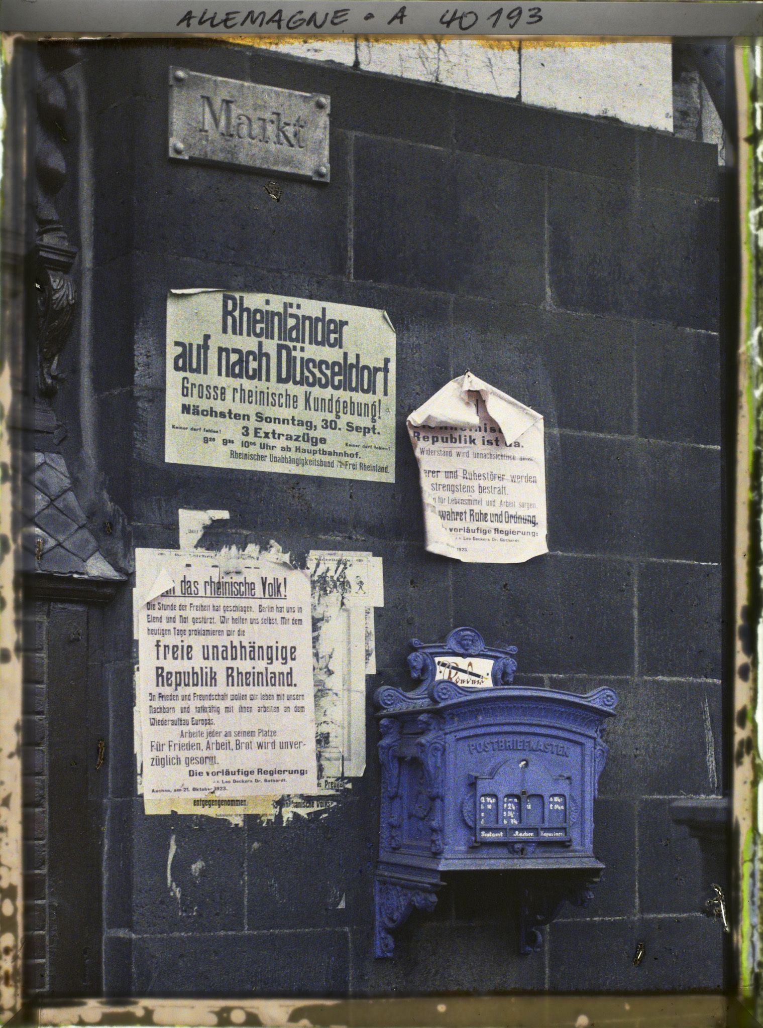 Image représentant Prusse, Aix-la-Chapelle, Affiches à l'Hôtel de Ville