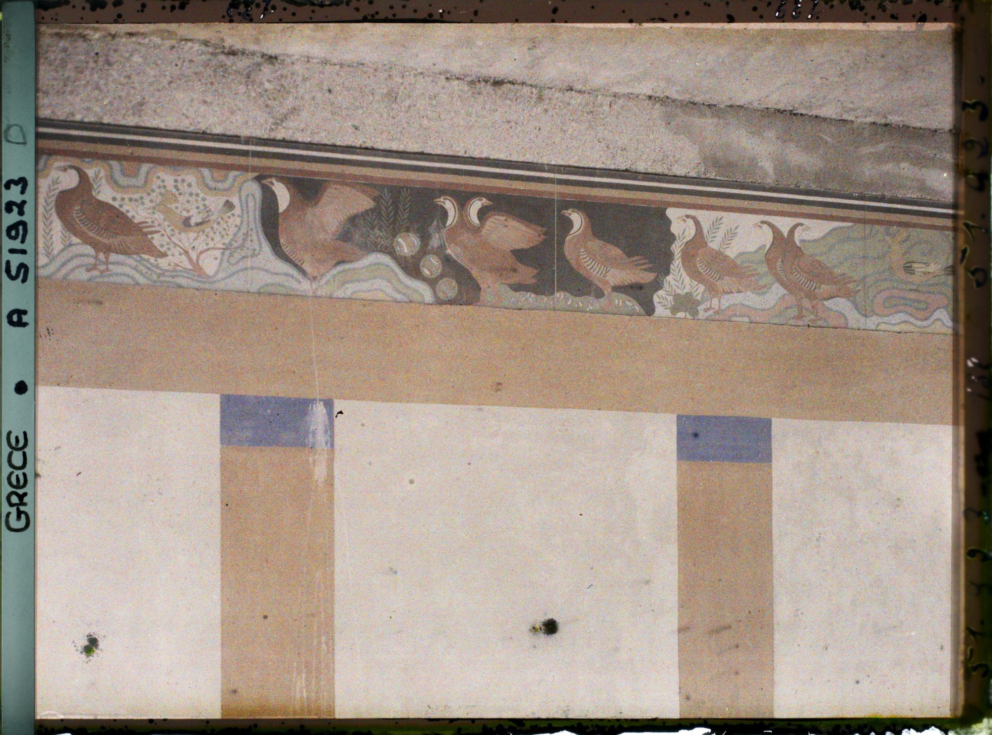 Image représentant Fresque aux perdrix, dans une salle de l'"Hôtellerie"