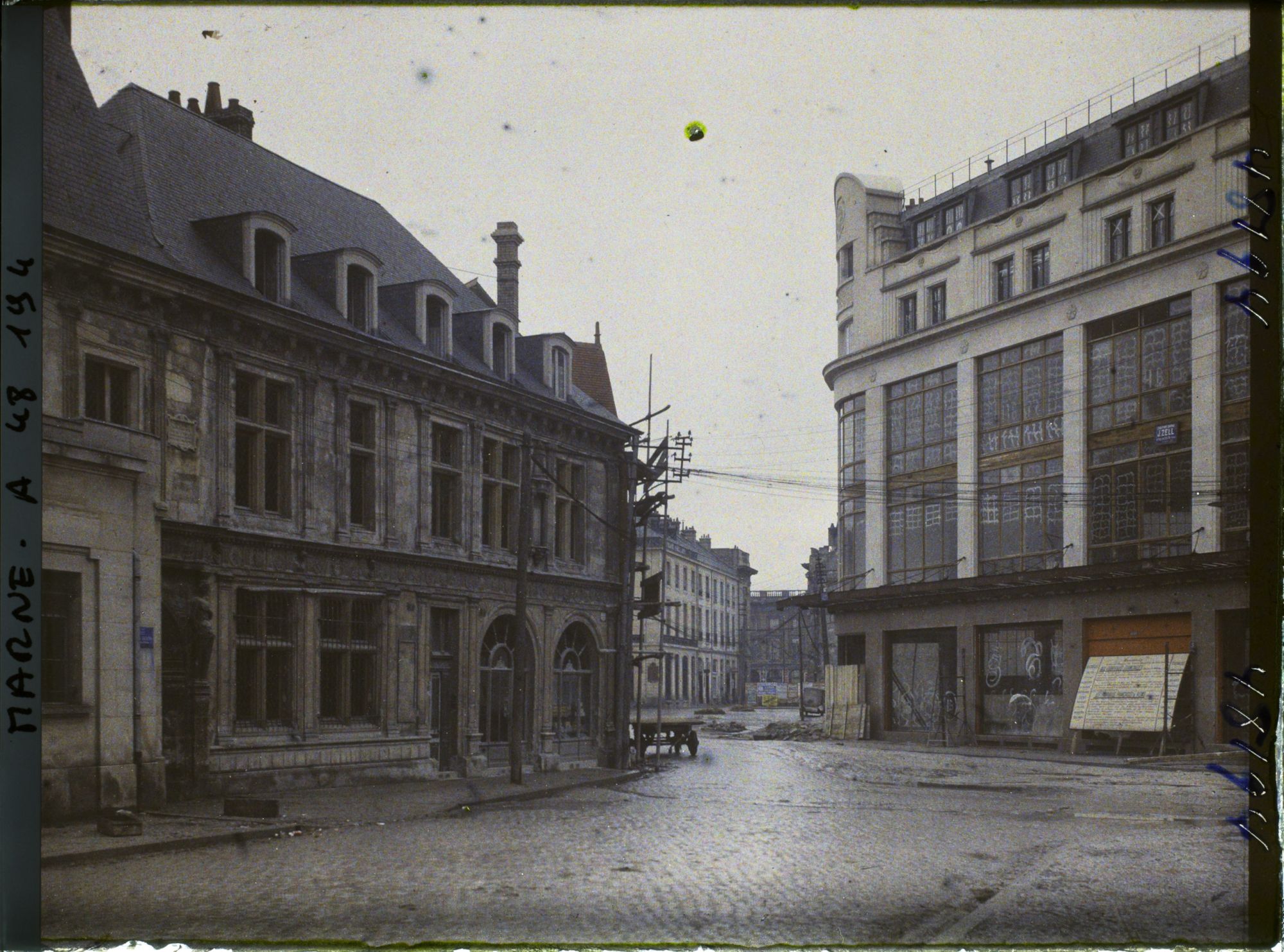 Image représentant France, Reims, Maison de la Salle et les fabriques françaises