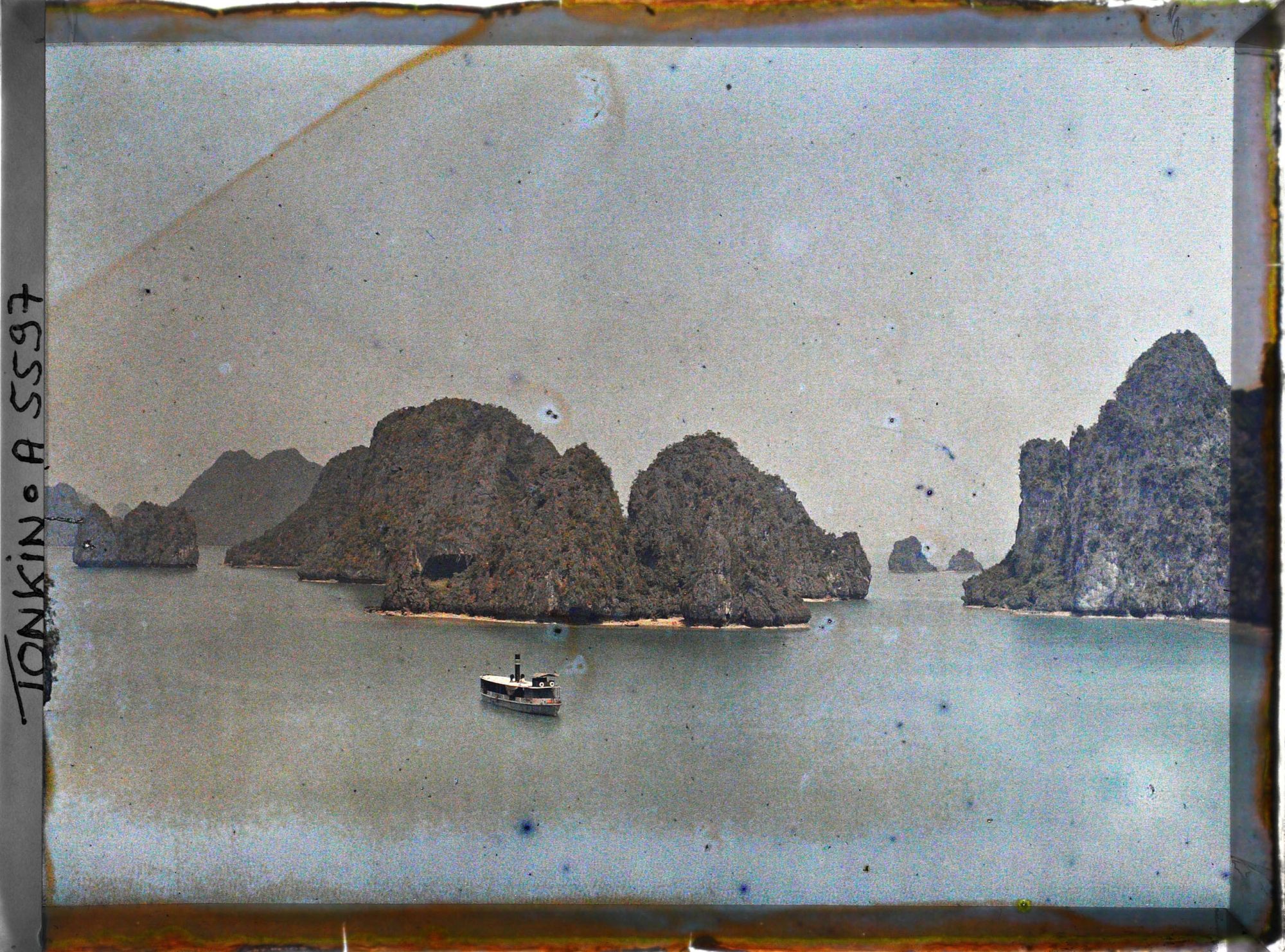 Image représentant Un bateau à vapeur dans le Cirque de la Surprise