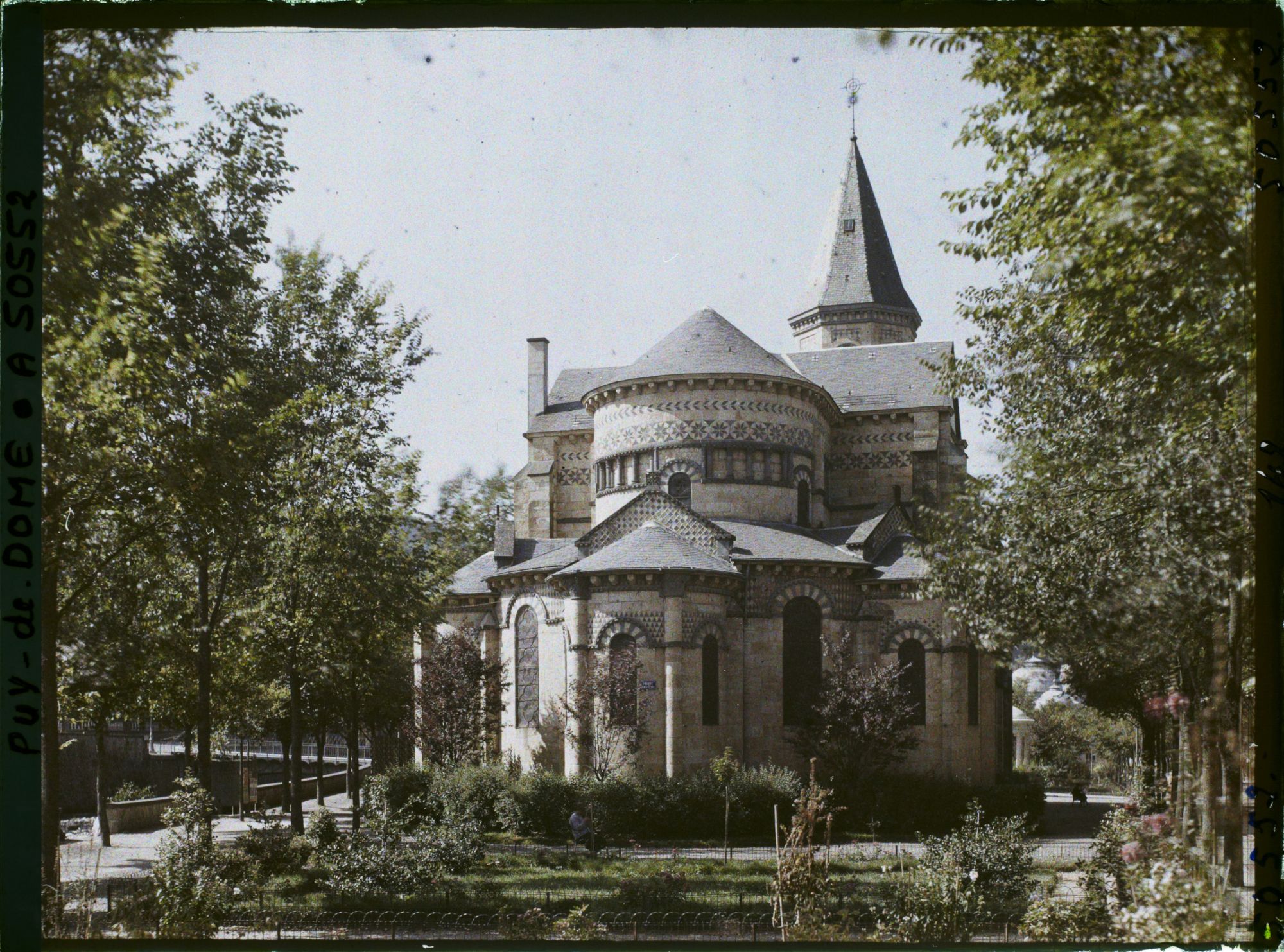 Image représentant France, La Bourboule, L'Abside de l'Eglise