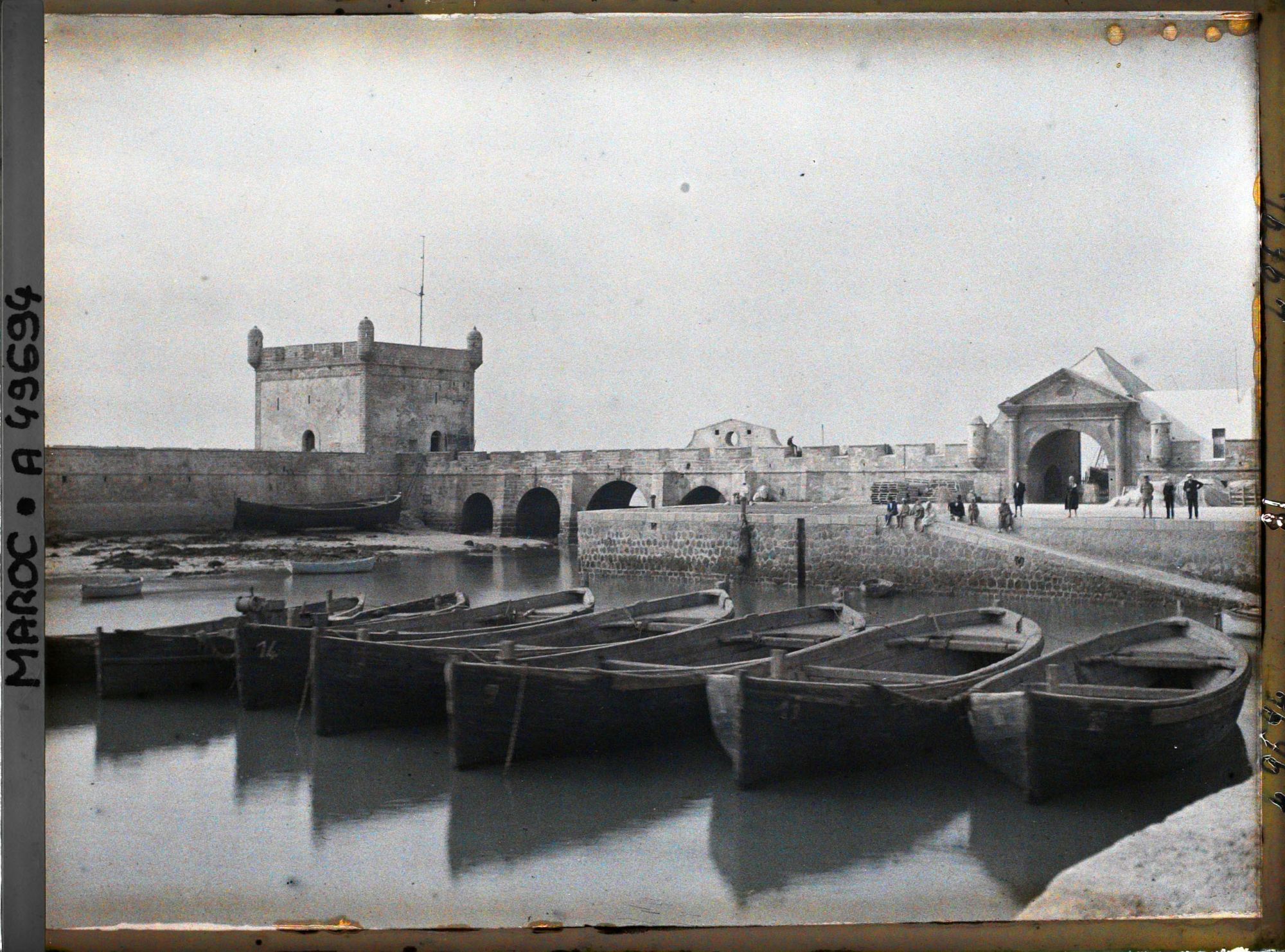 Image représentant Un aspect du port et de la porte de la Marine