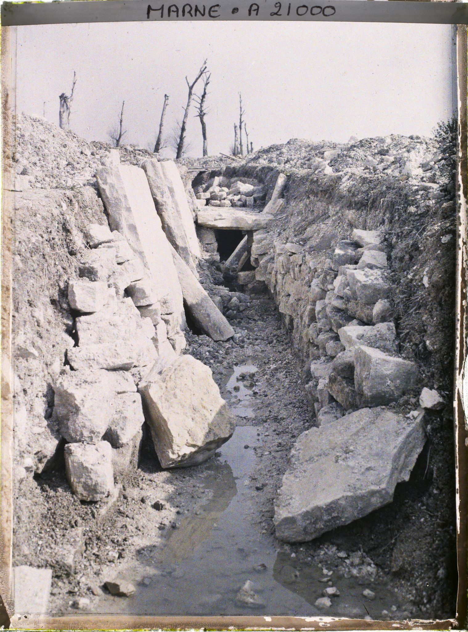 Image représentant France, Loivre, Boyau Couvert de dalles de pierre