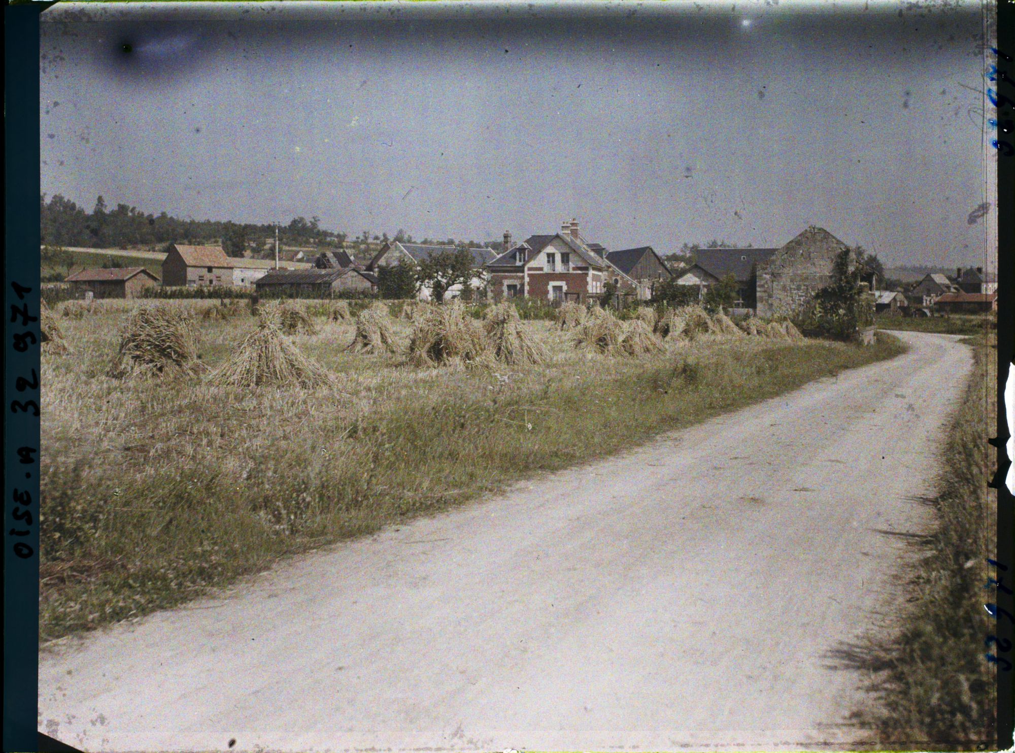 Image représentant France, Chiry, Entrée Sud Est du Village