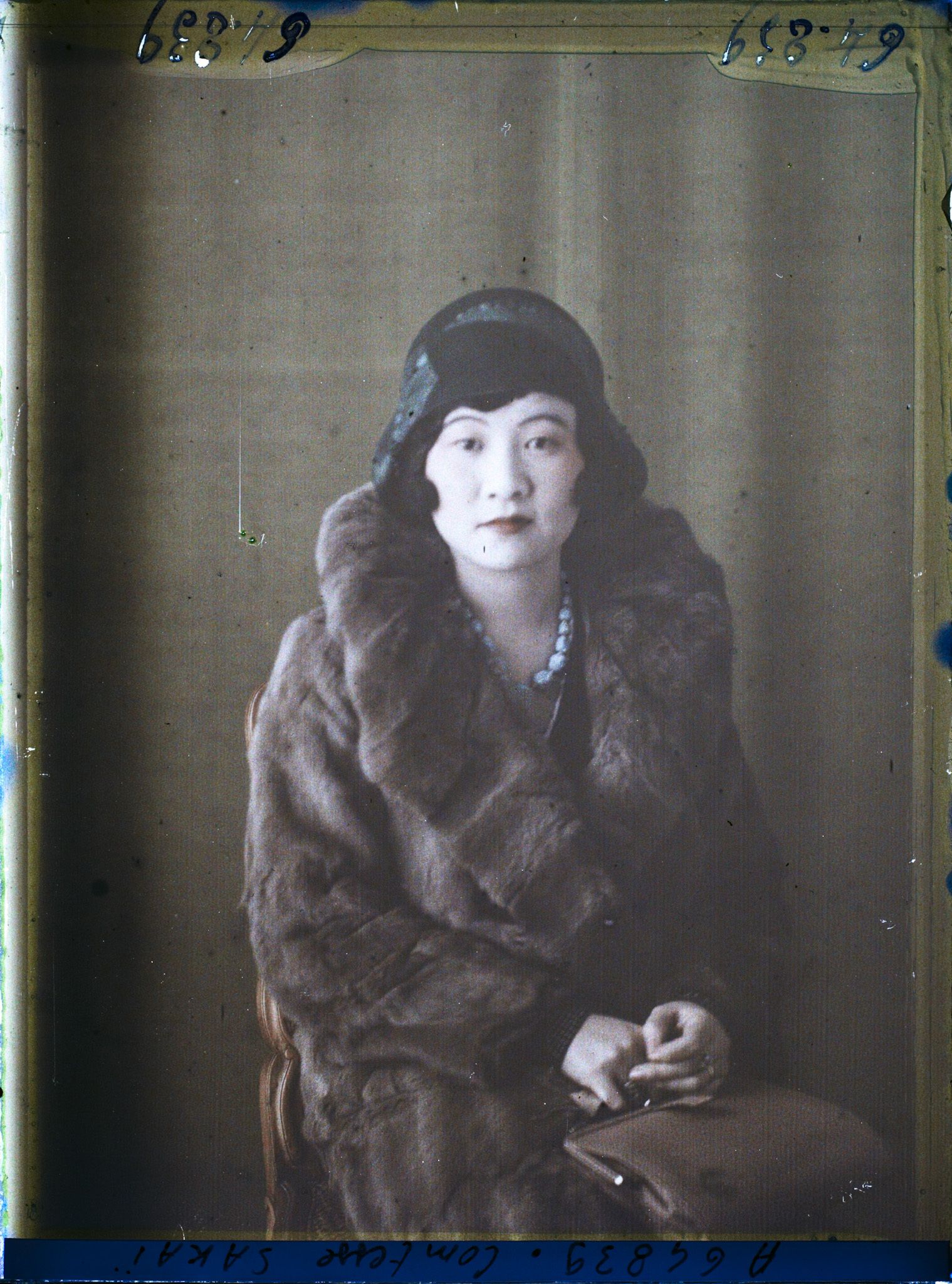 Image représentant https://musee-albert-kahn.s-museum.fr/home/NWQ2OTAwYzNmYjZlZTk1ZWQwODJmMjY4L2dlbmVyaWMtbm90aWNlLXRhYi9hdXRob3JpdHkvNjE3YTc5ZjVjZjhiODk2OGIzMzM3ZDIx/5d6900c3fb6ee95ed082f268/generic-notice-tab/authority/617a79ebcf8b8968b3337727 La Comtesse Sakaï