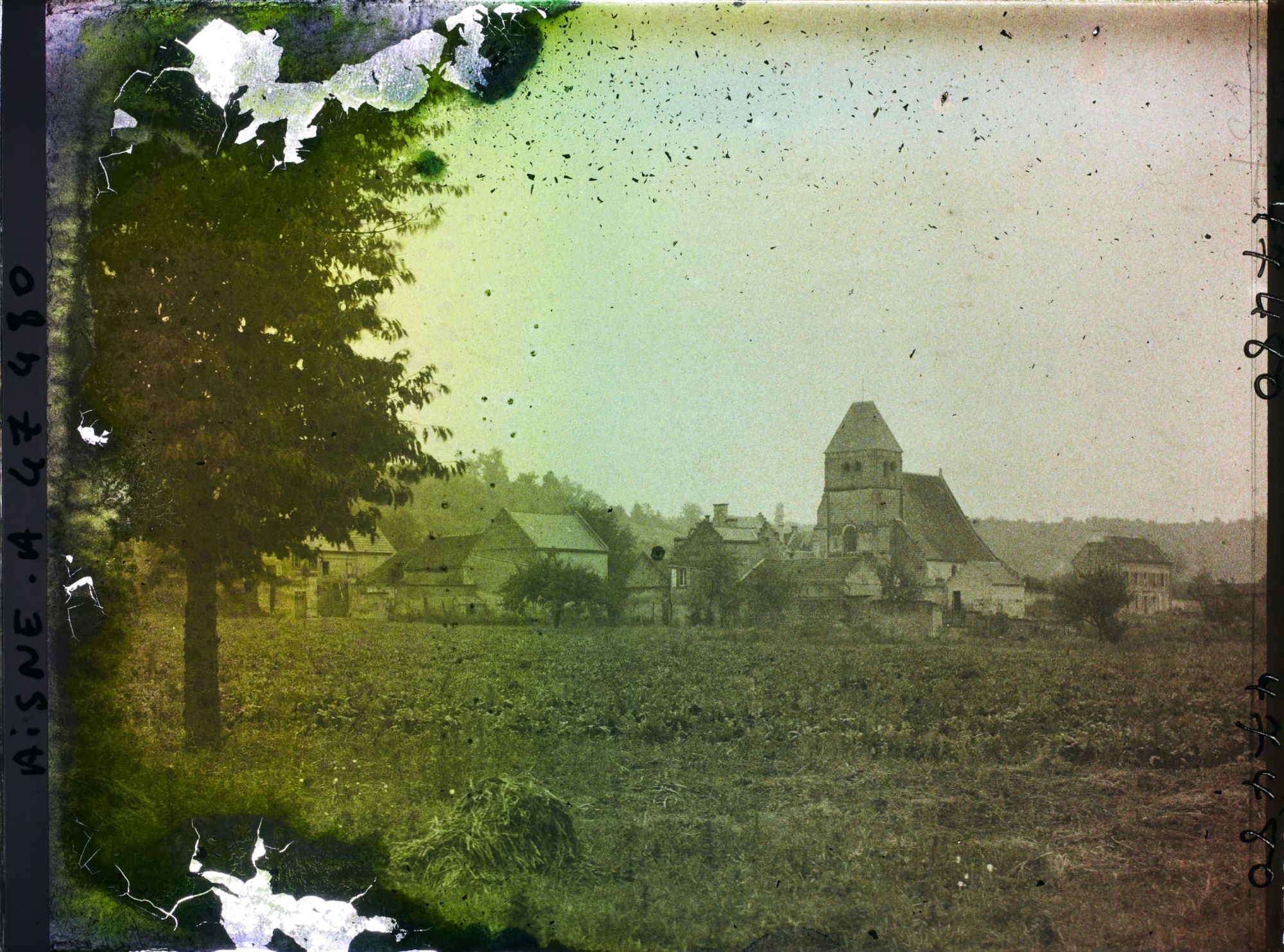 Image représentant France, Berny-Rivière, Vue s/ le Village dans la brume