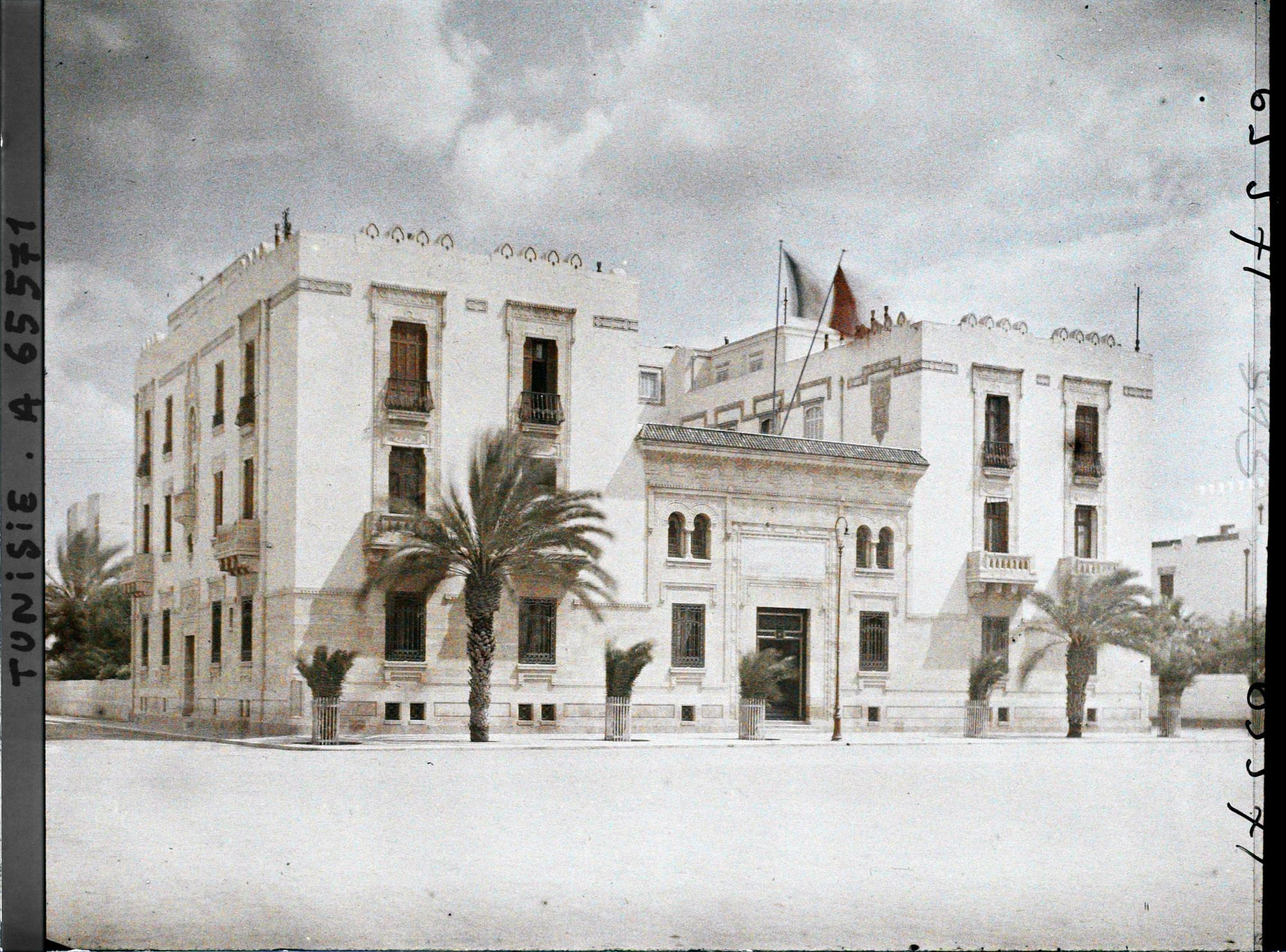 Image représentant Le bâtiment de la Compagnie des Phosphates et du Chemin de fer Sfax-Gafsa